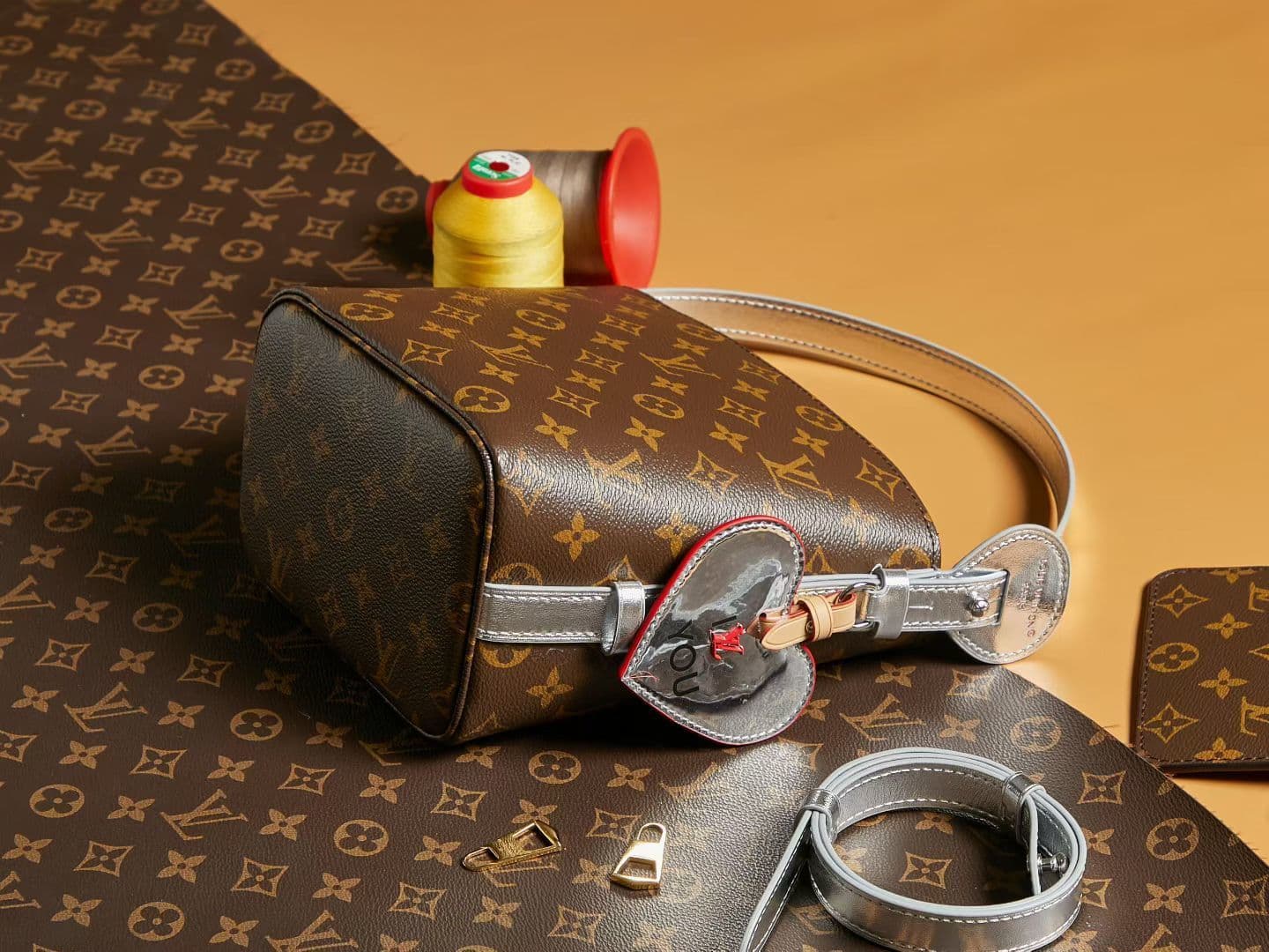 Louis Vuitton Gold Crossbody Bag 27326