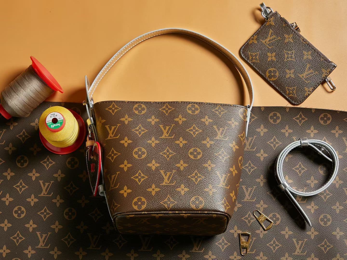 Louis Vuitton Gold Crossbody Bag 27326