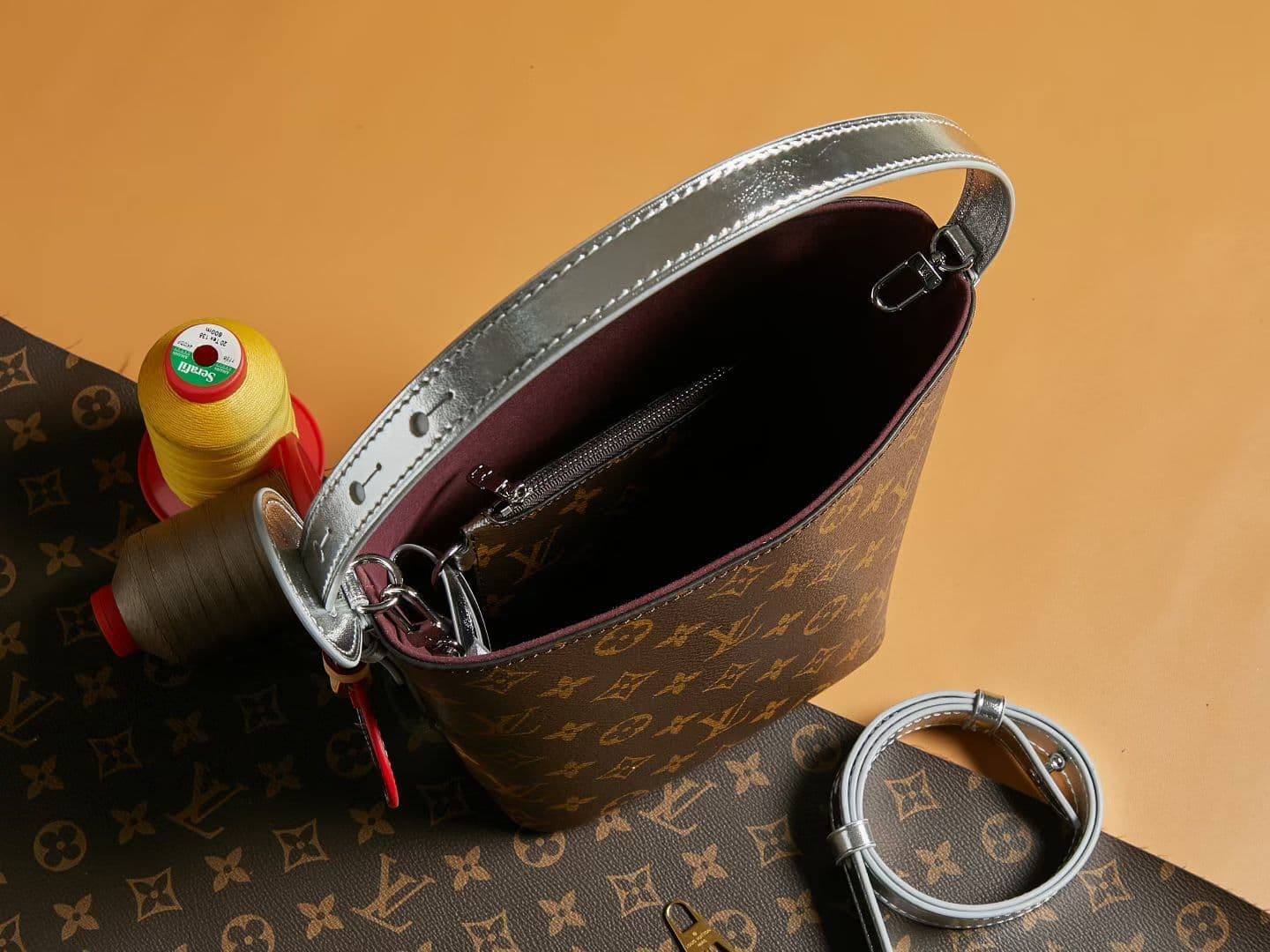 Louis Vuitton Gold Crossbody Bag 27326