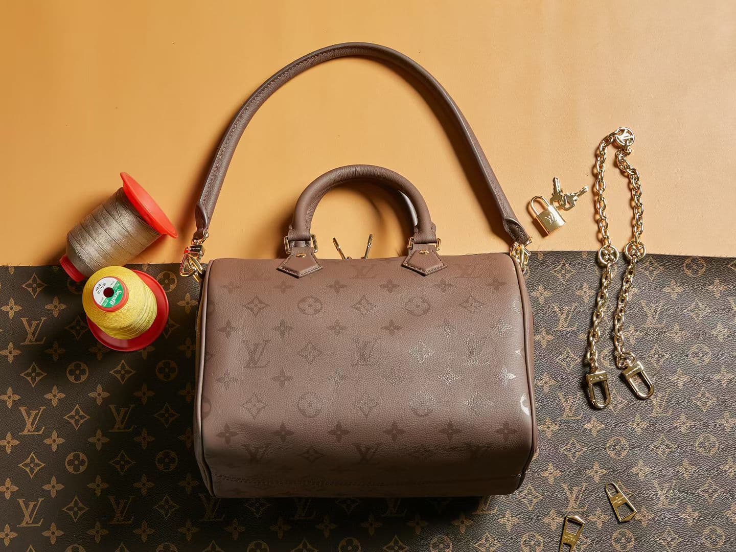 Louis Vuitton Black Bag M26691