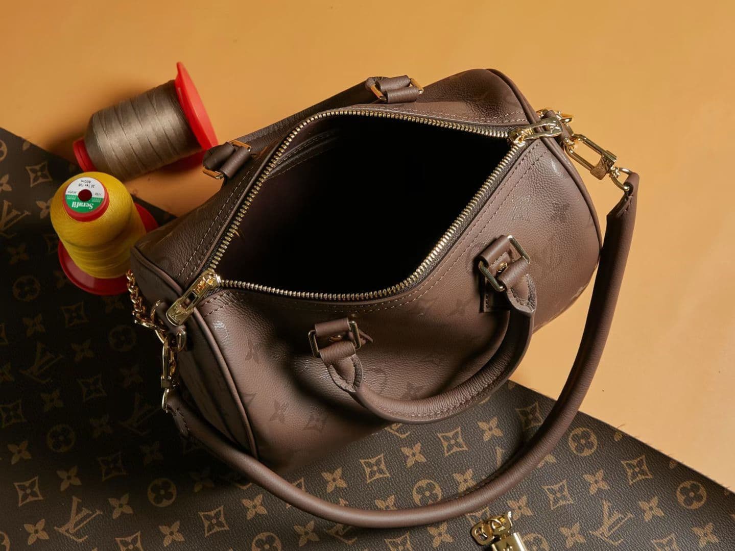Louis Vuitton Black Bag M26691