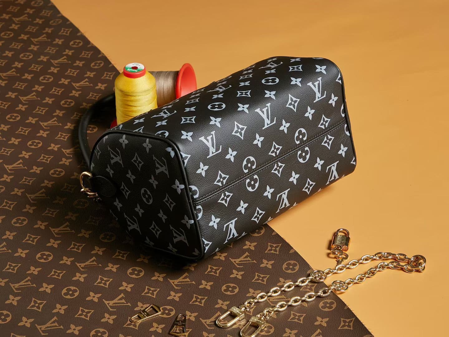 Louis Vuitton Black Bag M26691