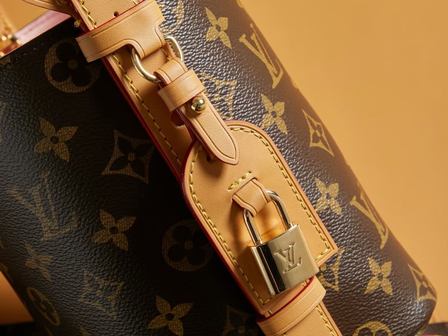 Louis Vuitton Cream Crossbody Bag M26642