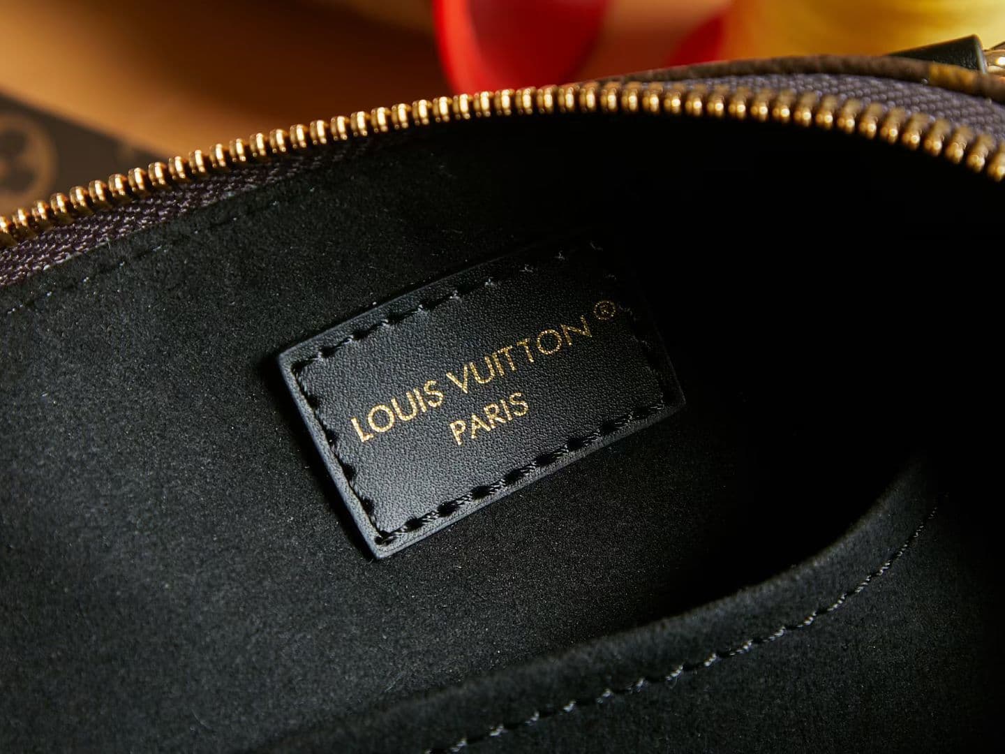 Louis Vuitton Bag M26084