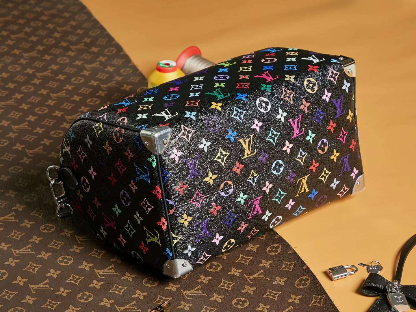 Louis Vuitton Cream Bag M13257