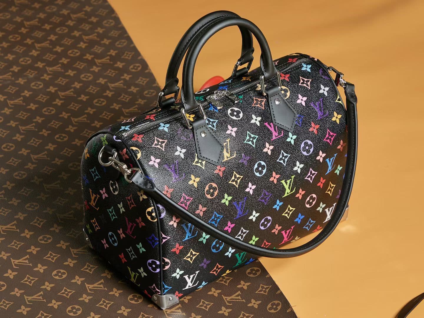 Louis Vuitton Cream Bag M13257