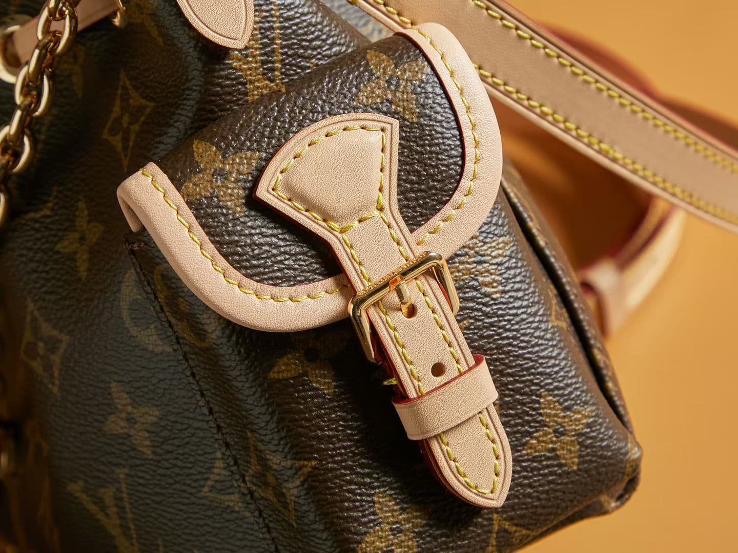 Louis Vuitton Gold Bag M25085