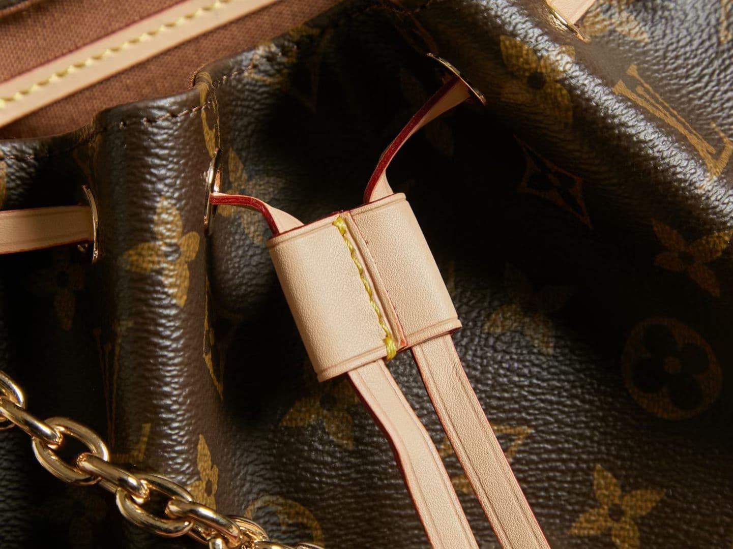 Louis Vuitton Gold Bag M25085