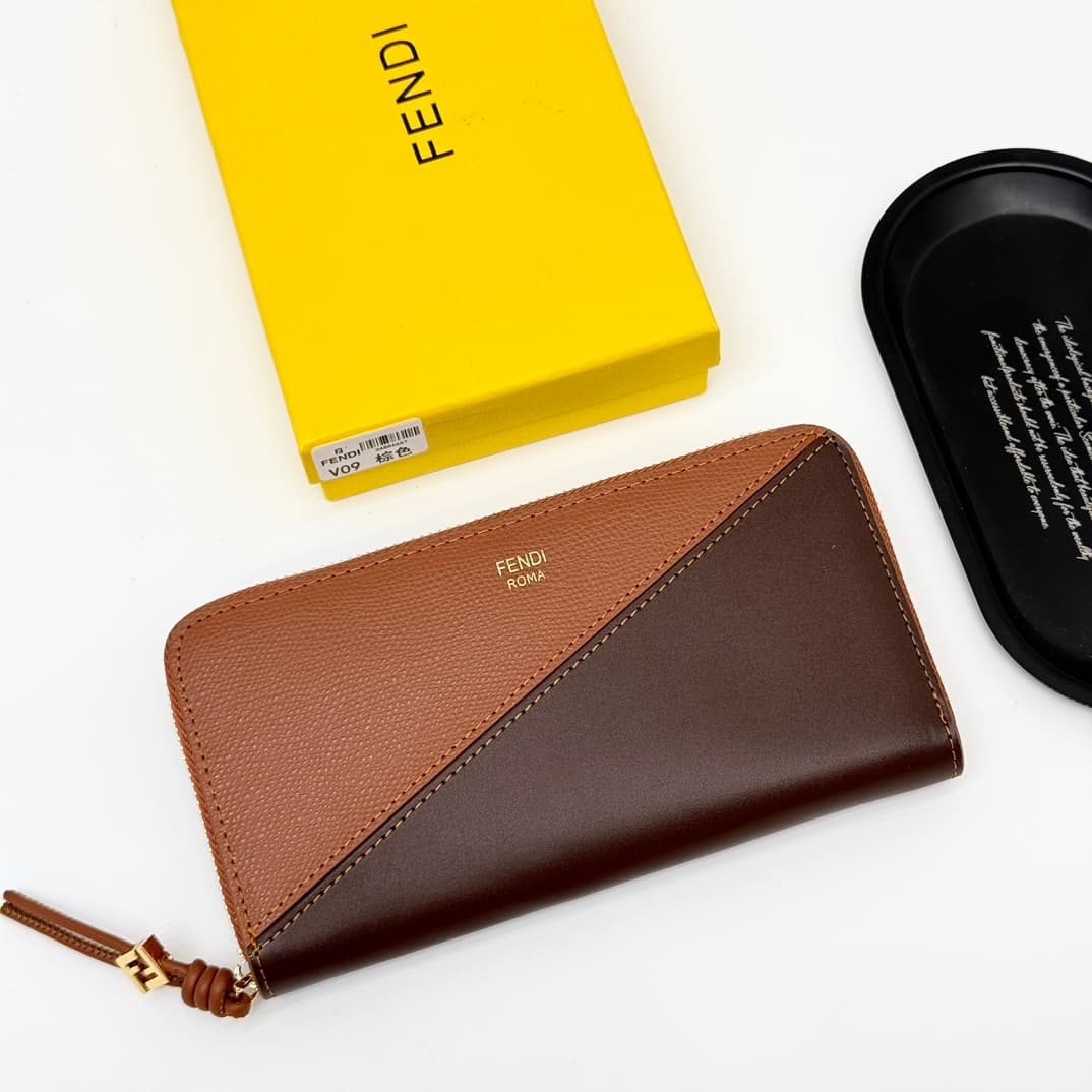 Fendi Brown Accessory V09