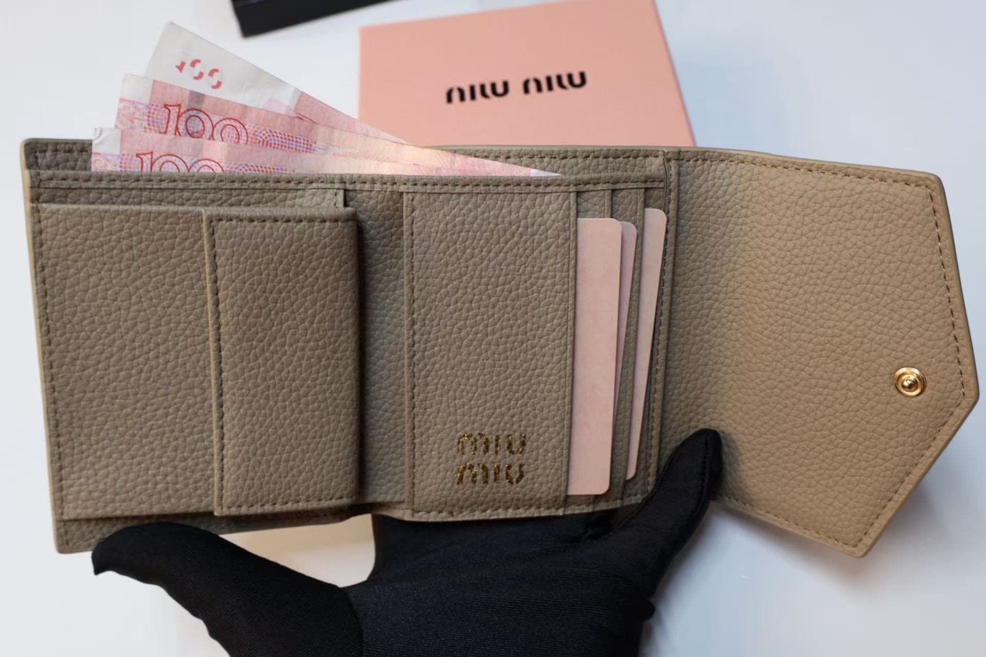 miumiu钱包 Wallet
