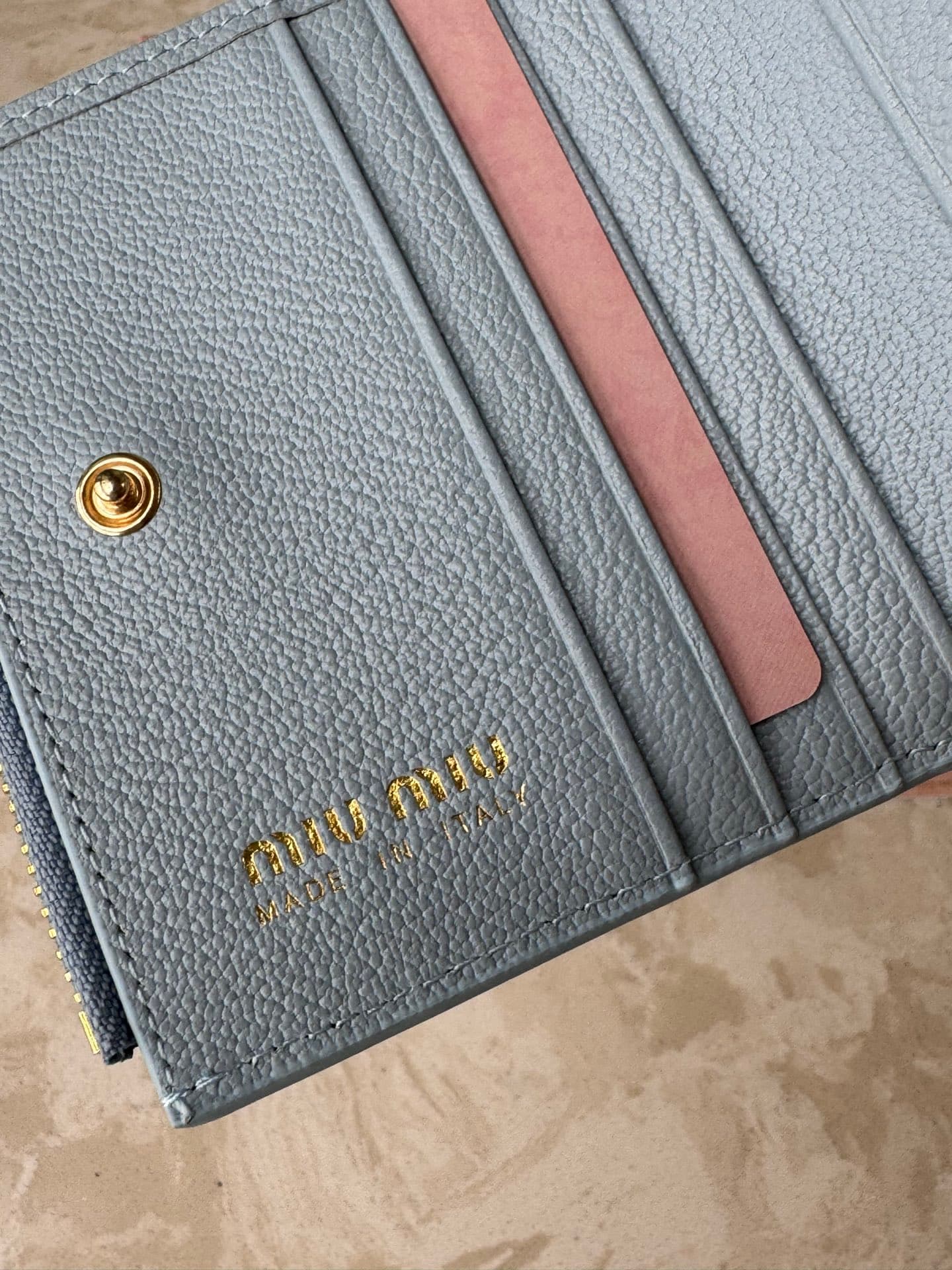 miumiu钱包 Black Product miu2520