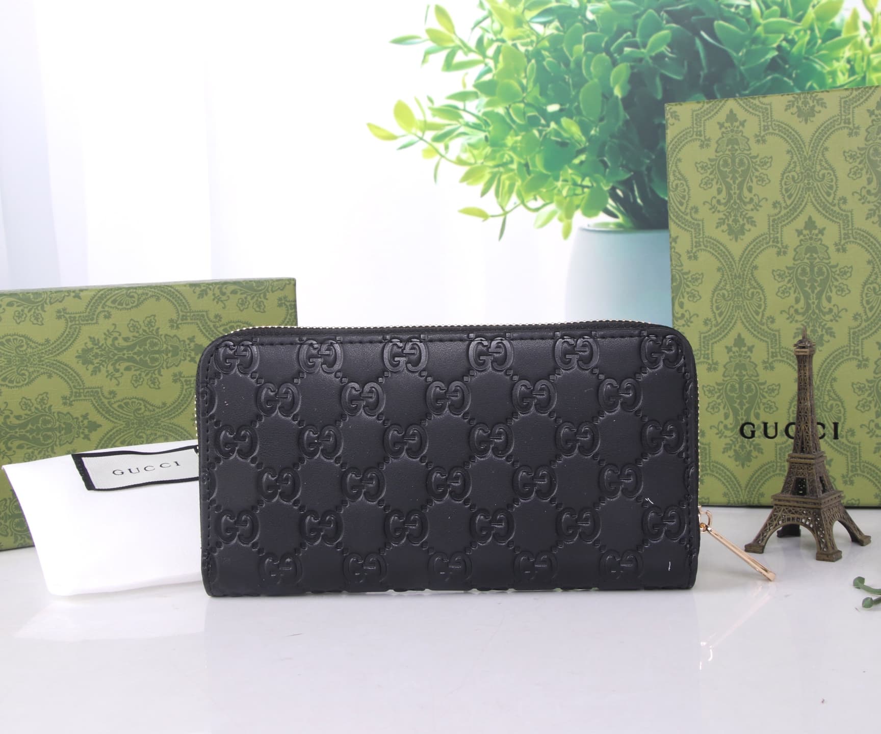 Gucci Black Shoulder Bag SG206
