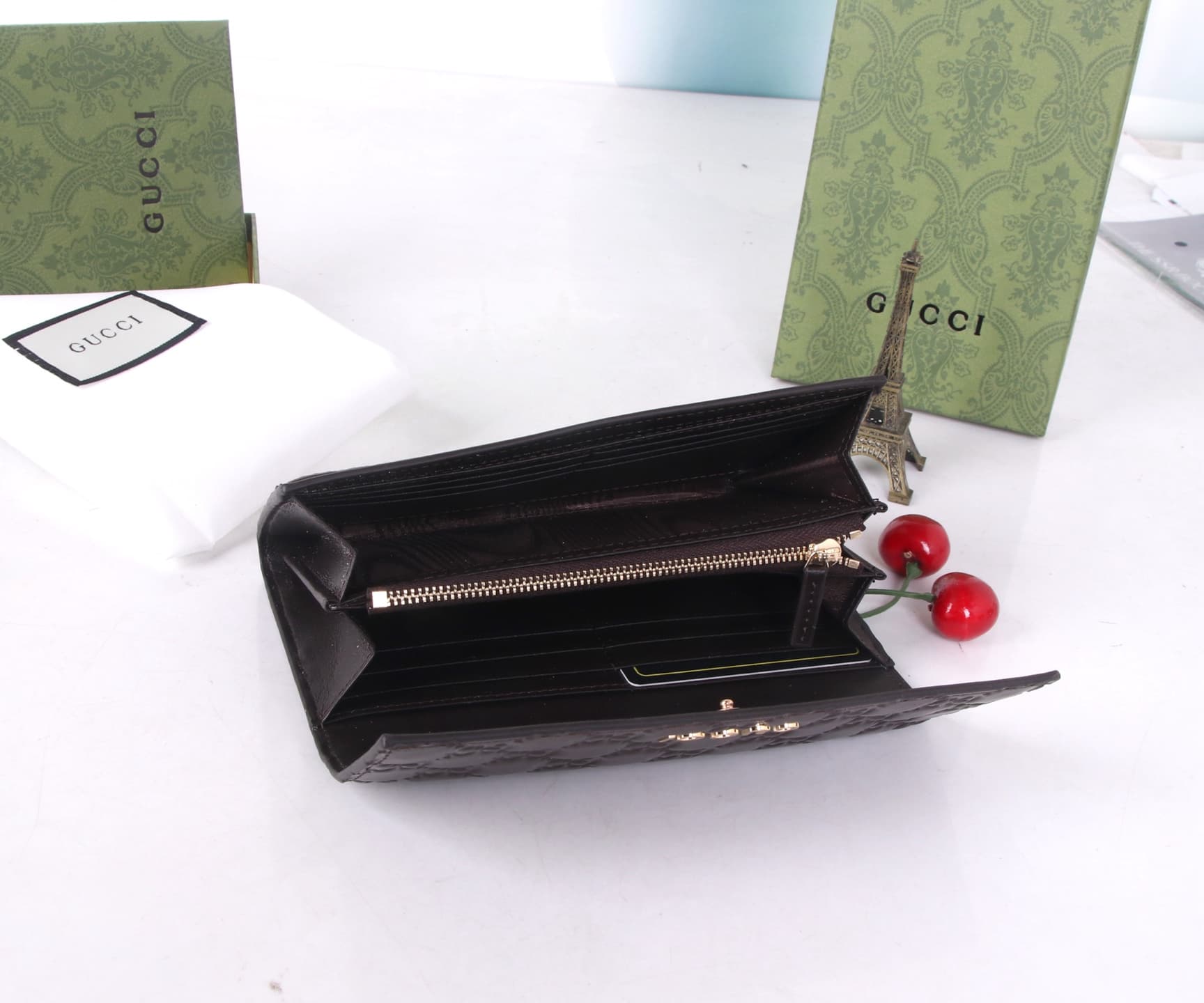 Gucci Black Product SG205