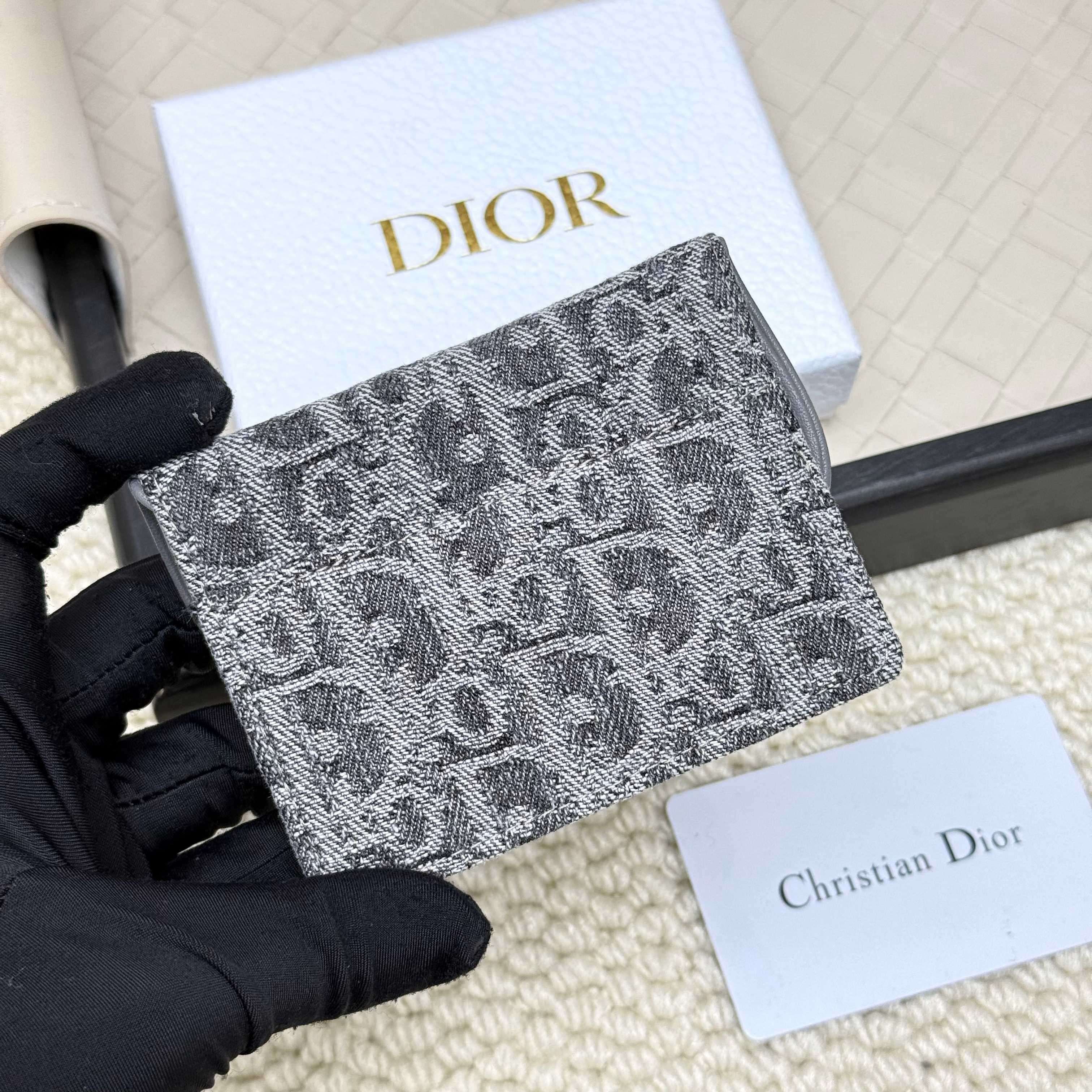 Dior Gold Wallet s5610