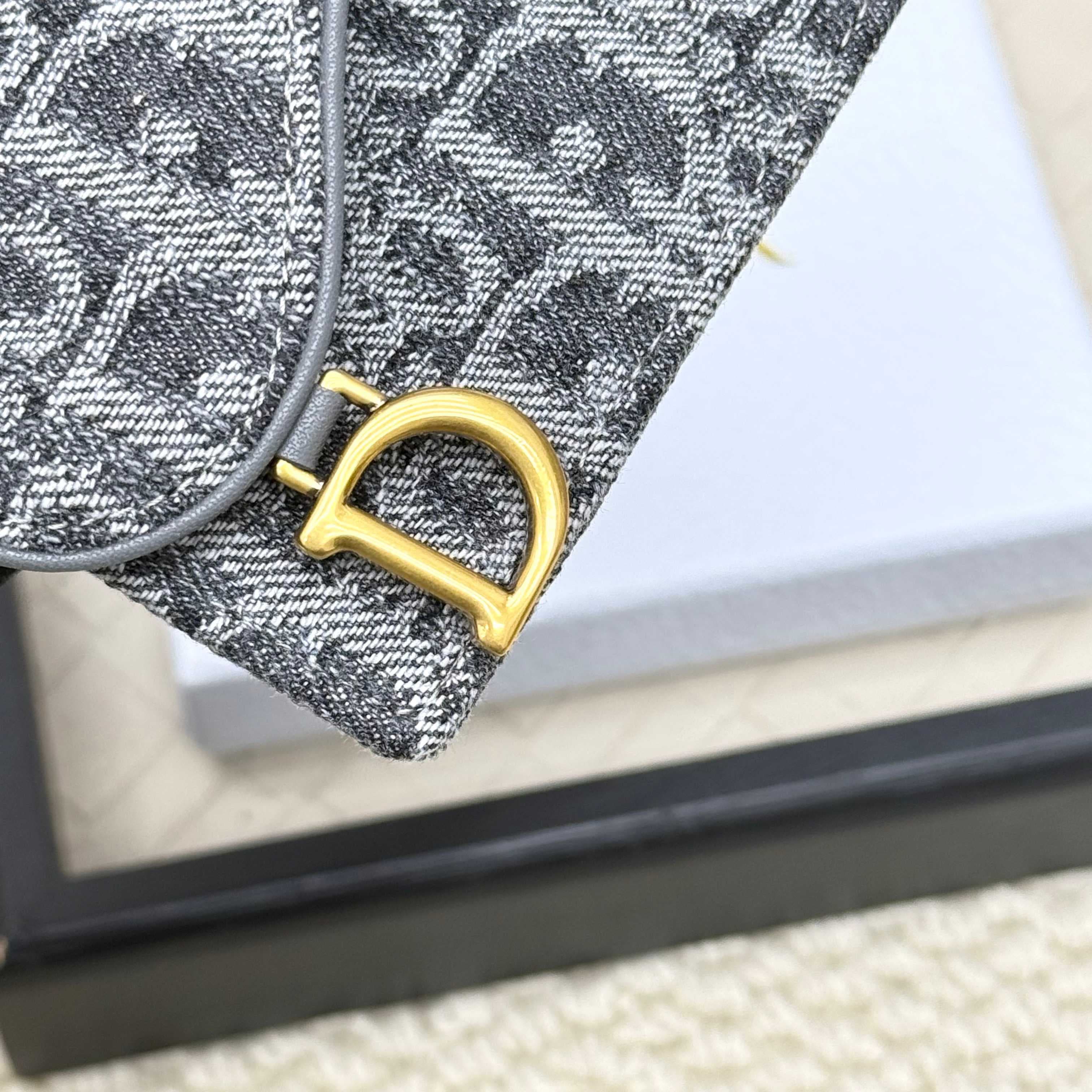 Dior Gold Wallet s5610