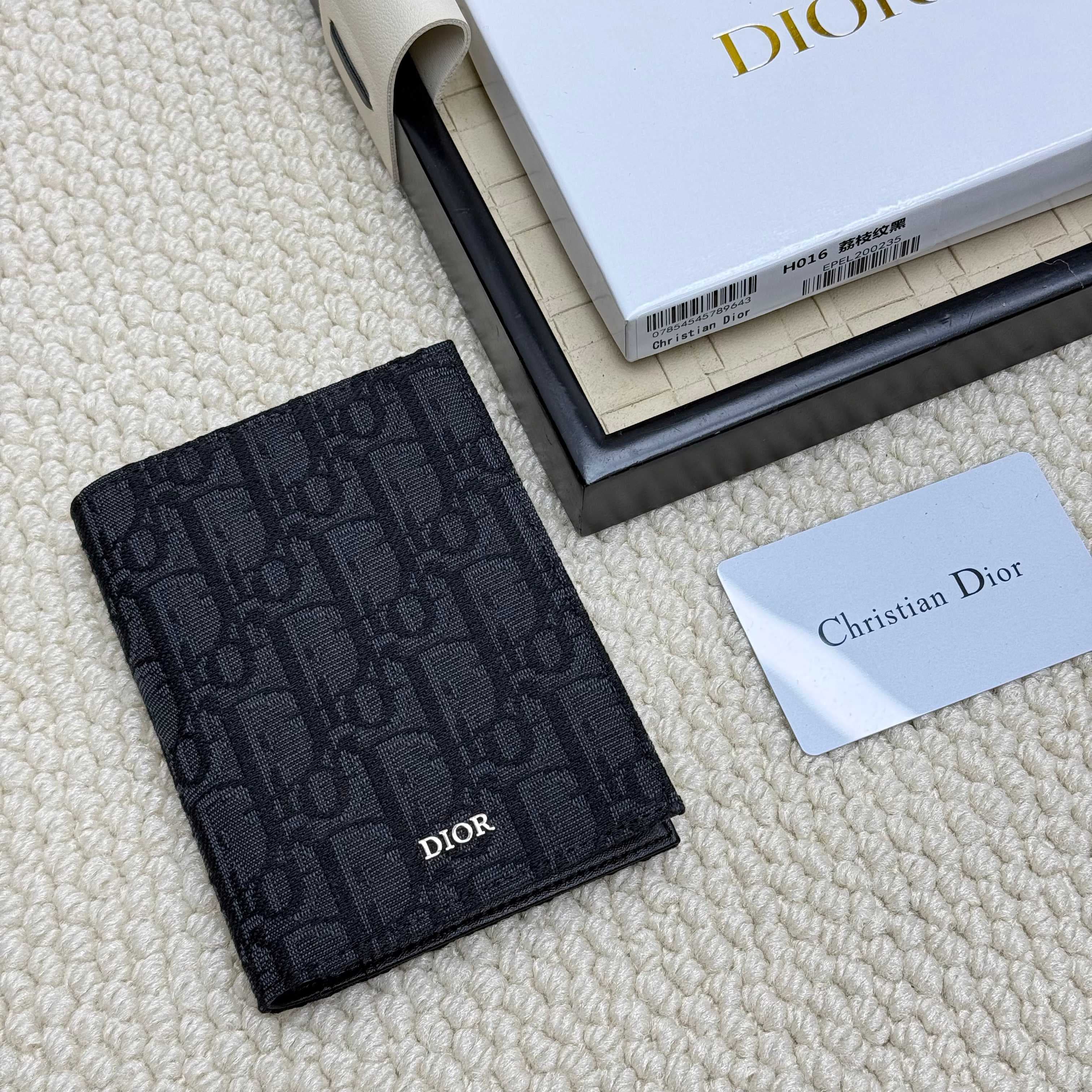 Dior Black Accessory H016