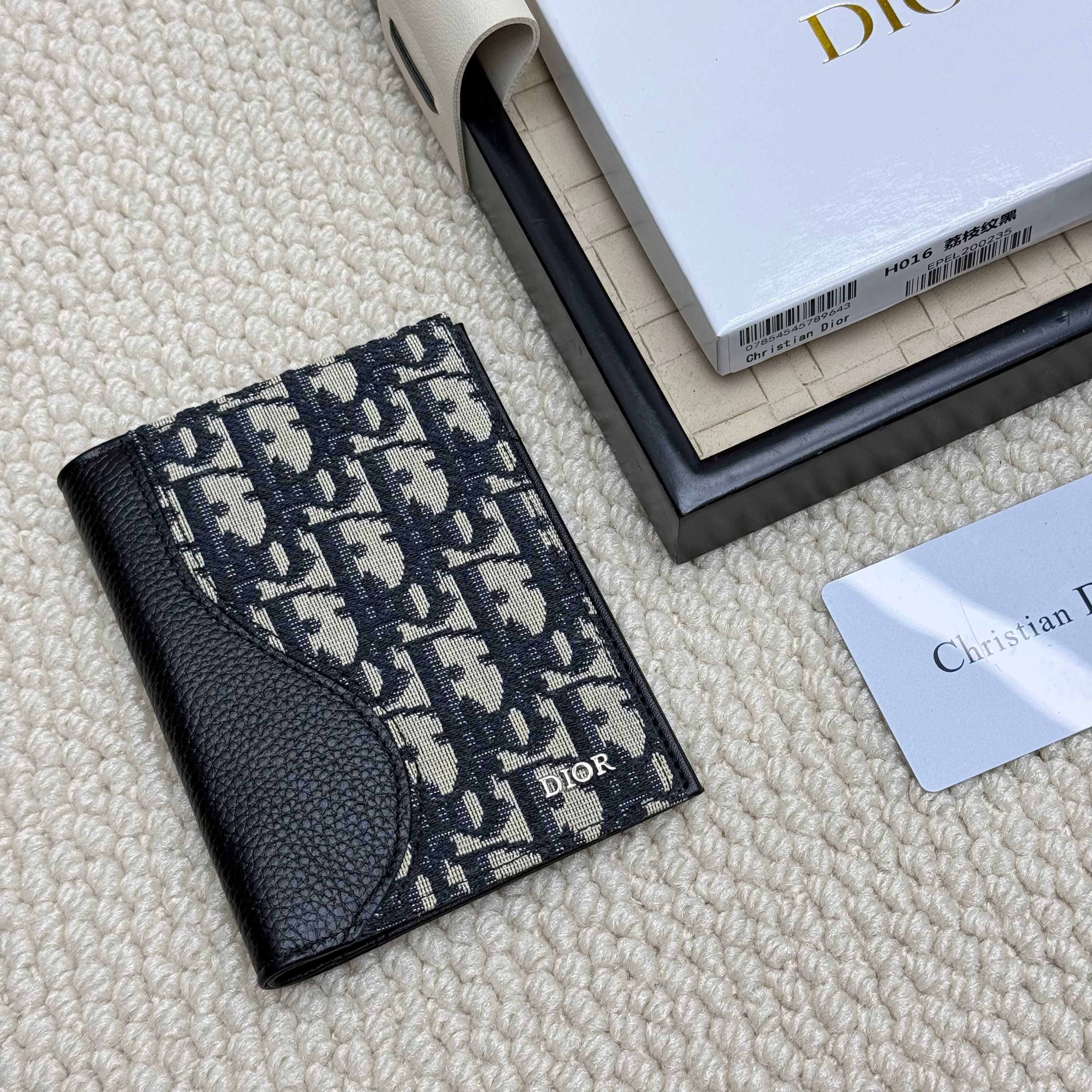 Dior Black Accessory H016