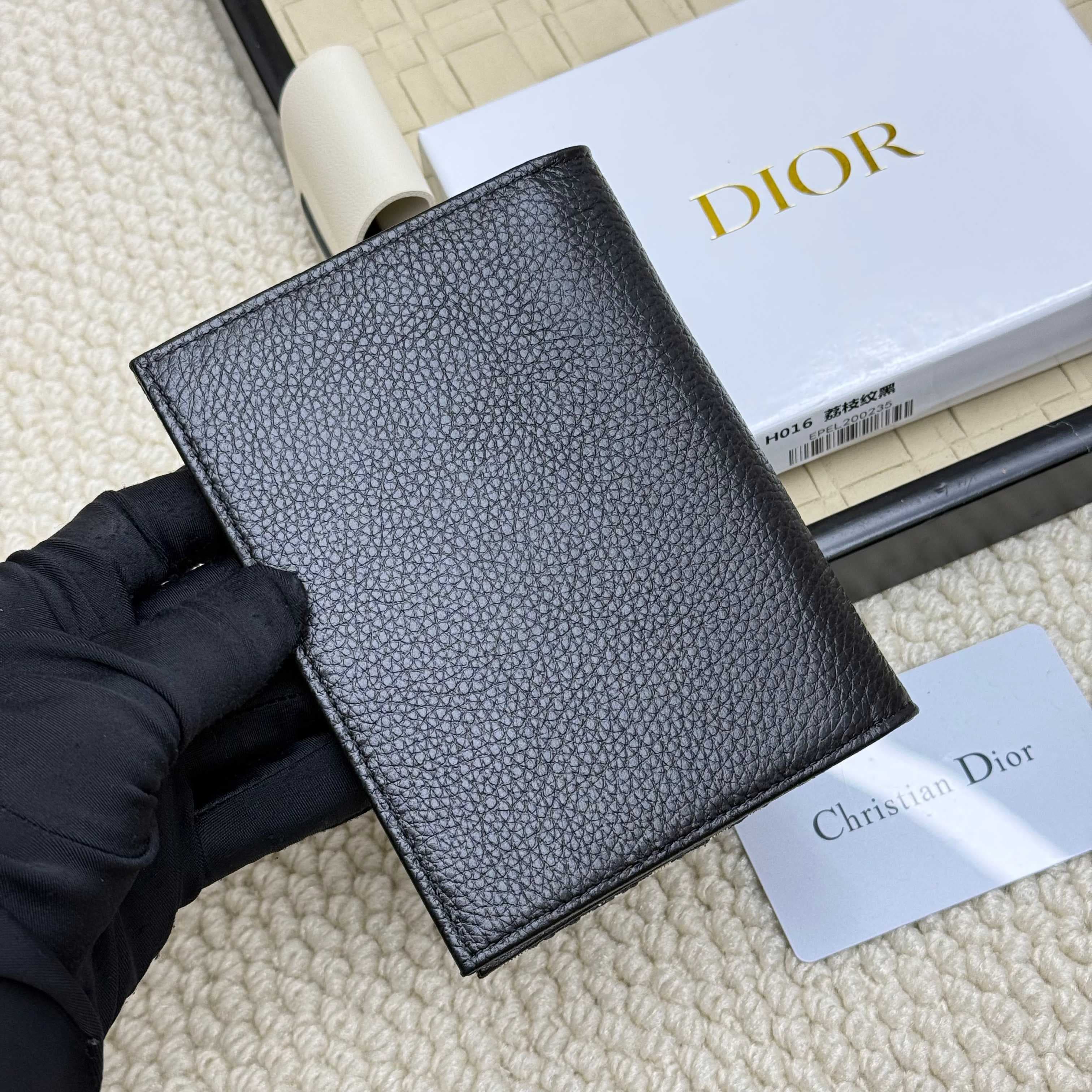 Dior Black Product H016