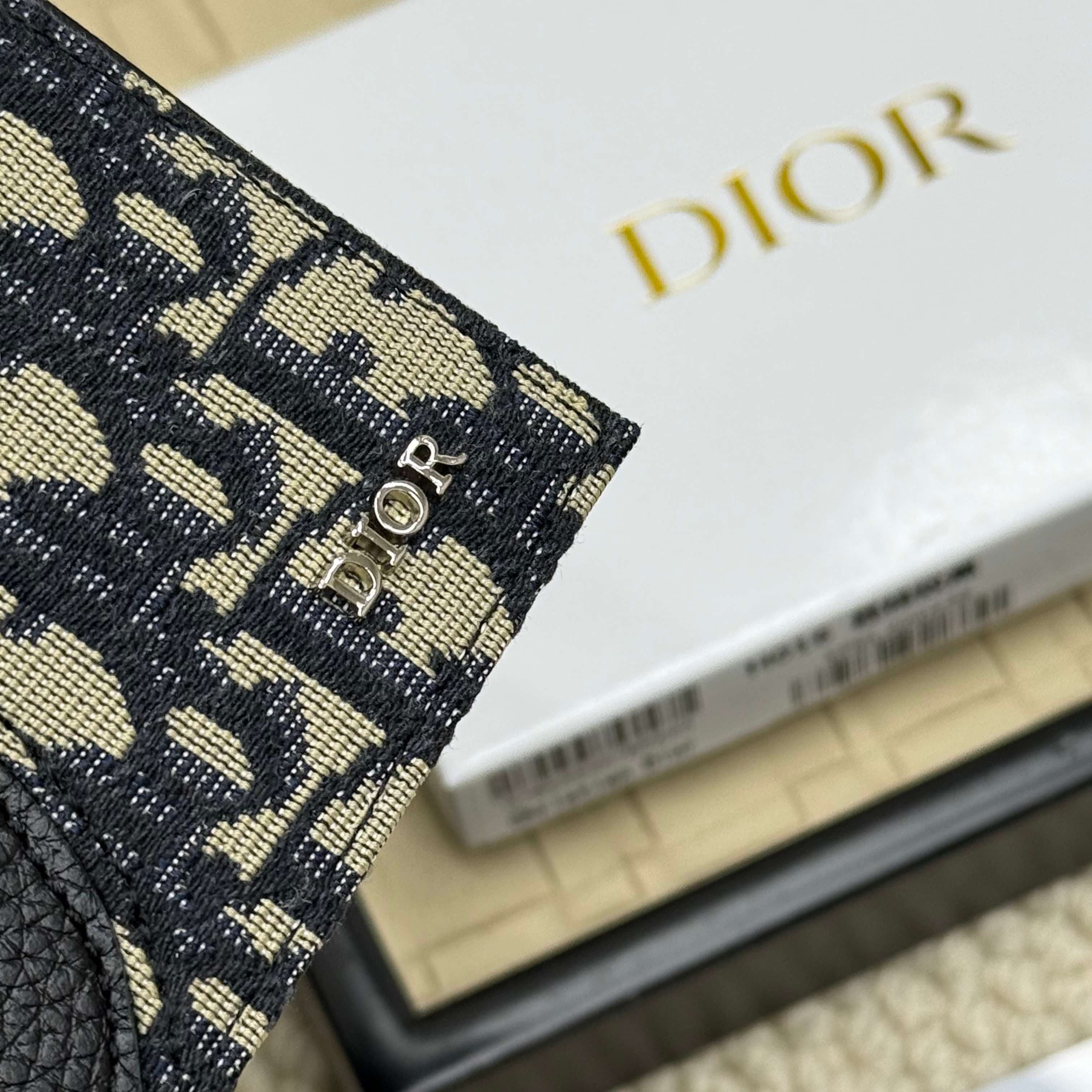 Dior Black Product H016