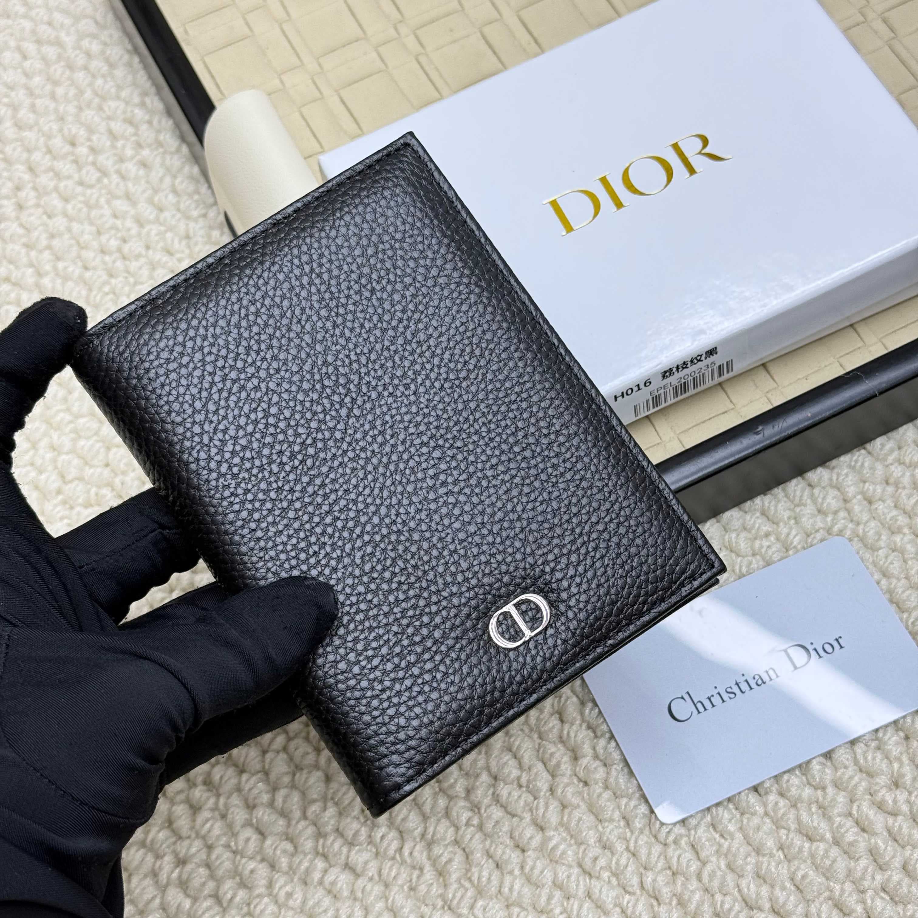Dior Black Product H016