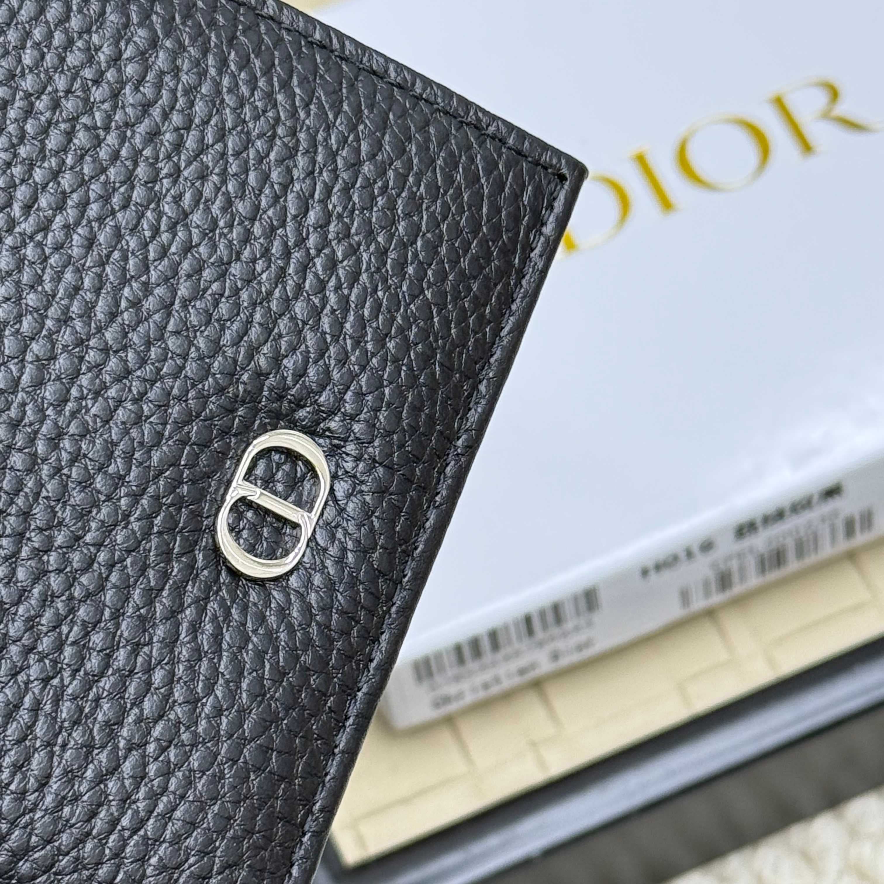 Dior Black Product H016