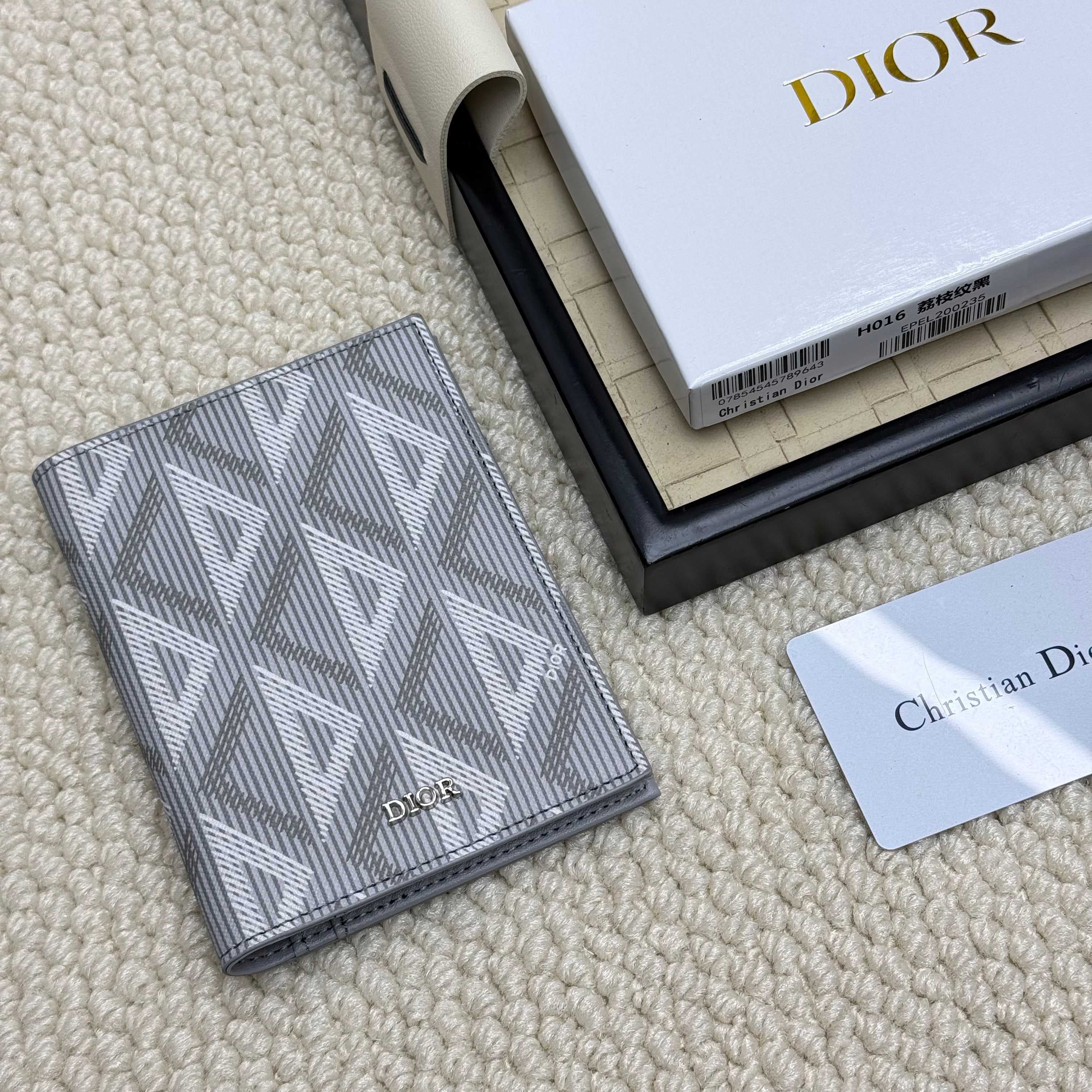 Dior Black Accessory H016