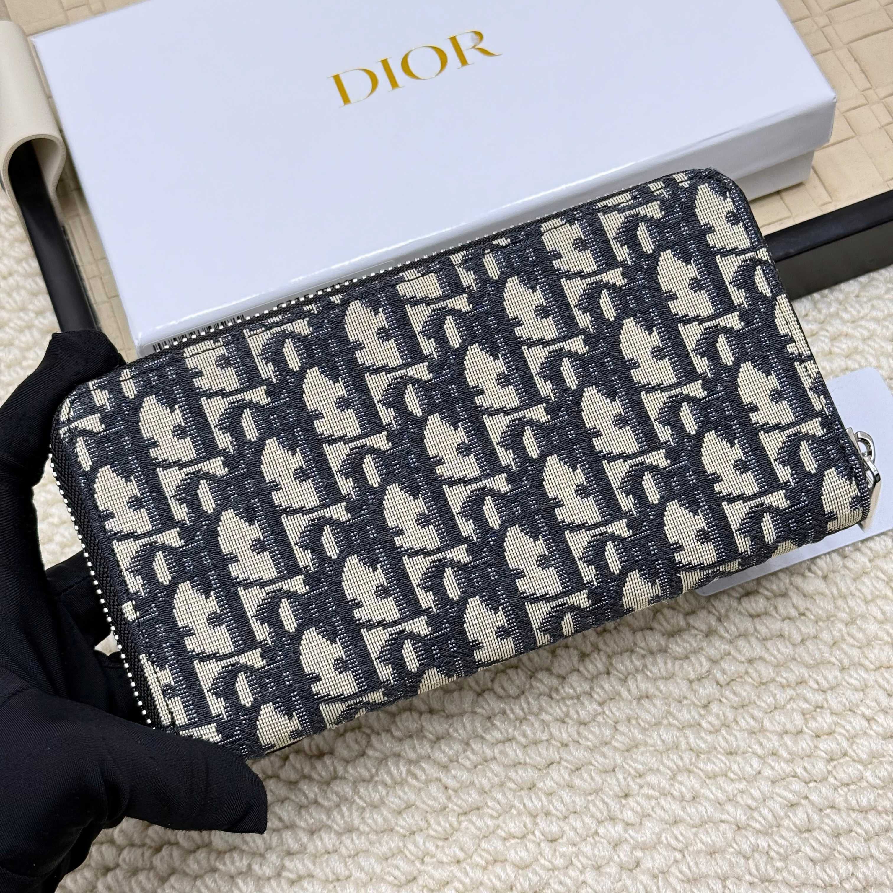 Dior Black Wallet C315