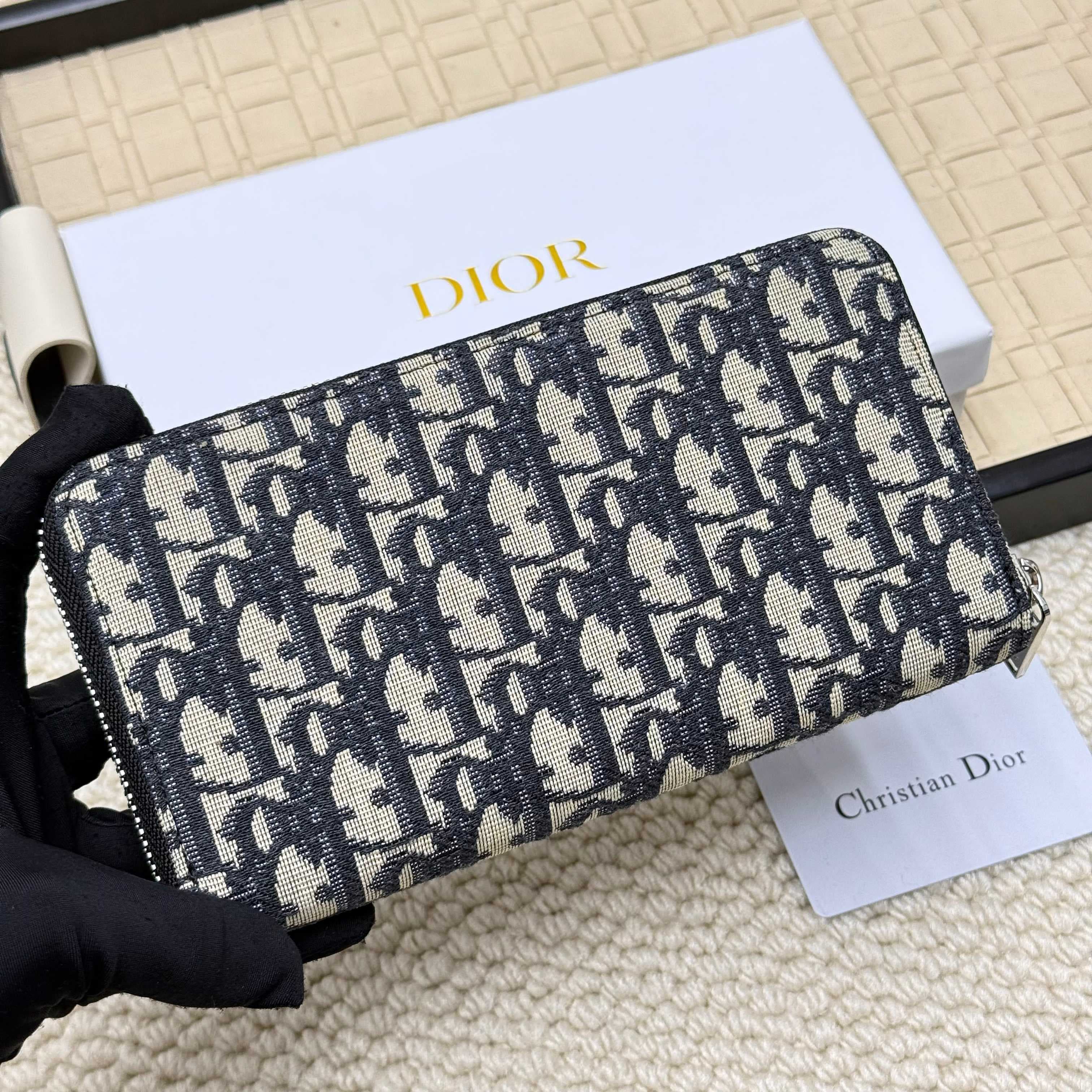 Dior Black Wallet C315