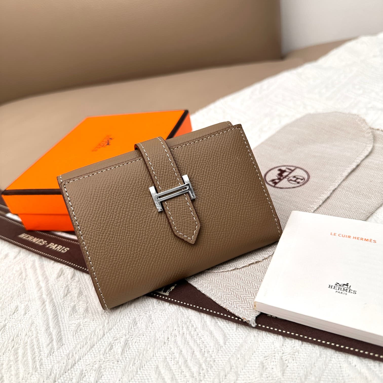 Hermes Gold Wallet 5176