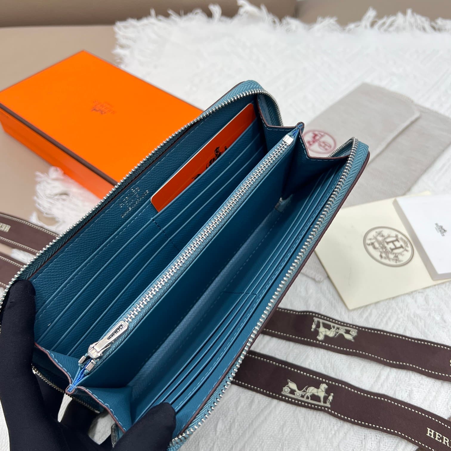 Hermes Black Product 506