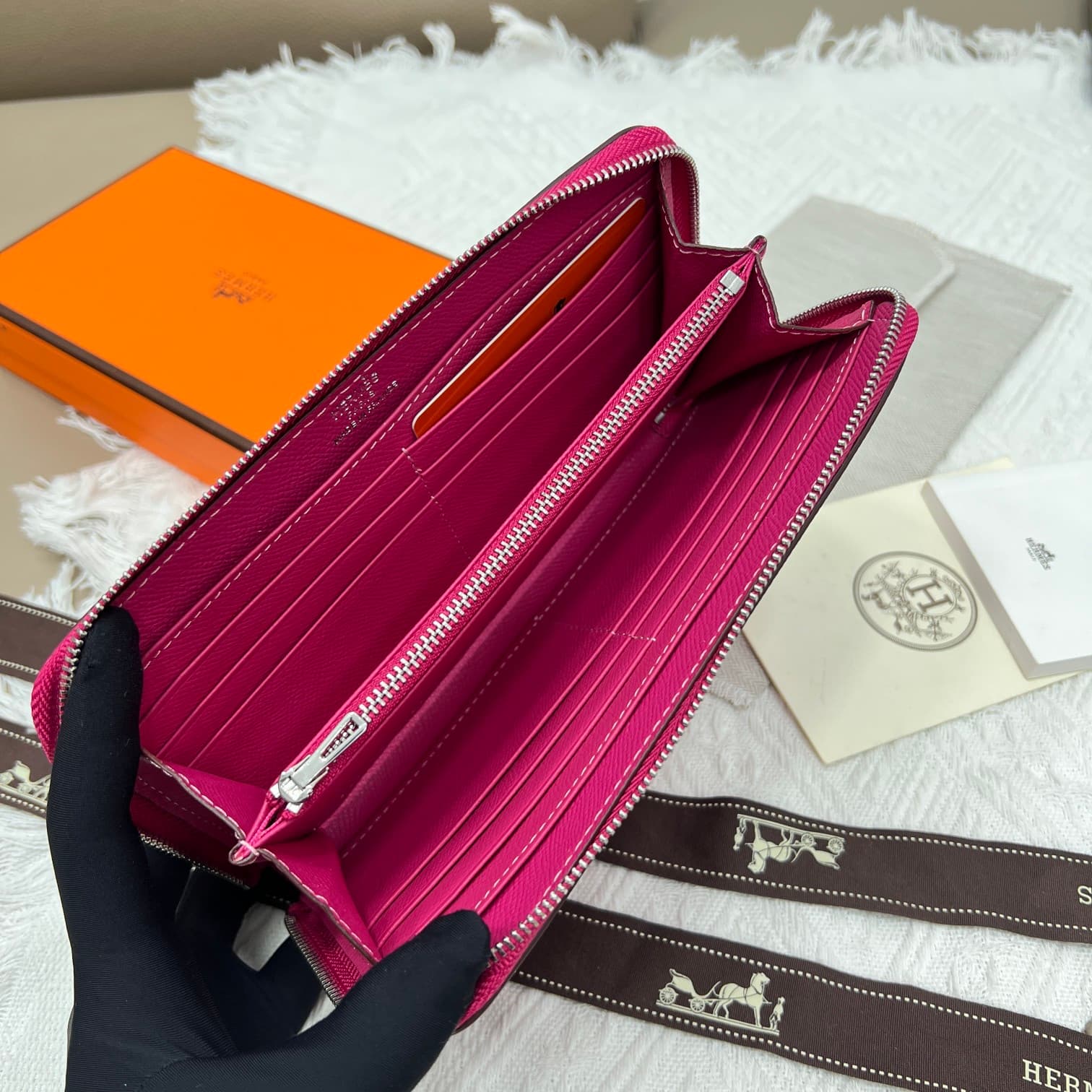 Hermes Black Product 506