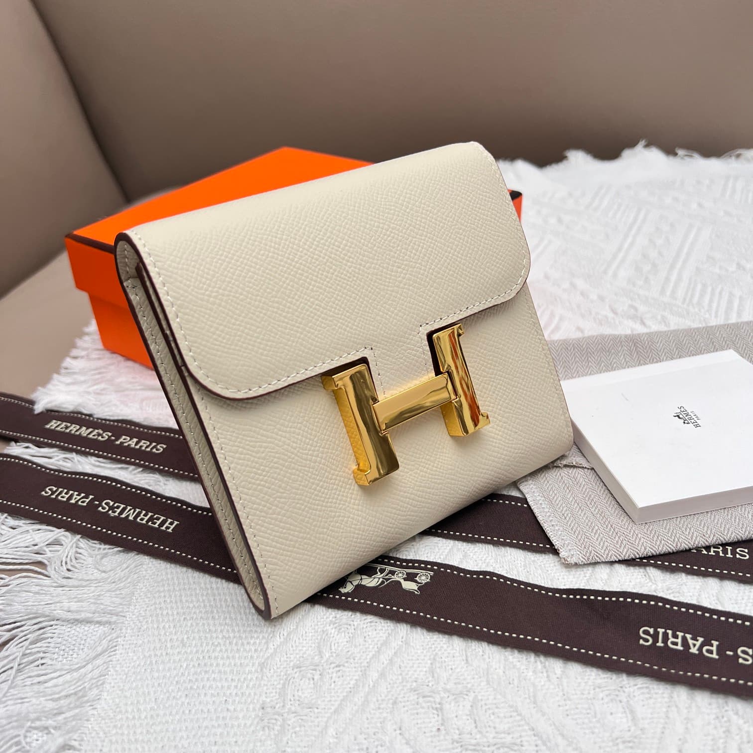 Hermes Black Product 537