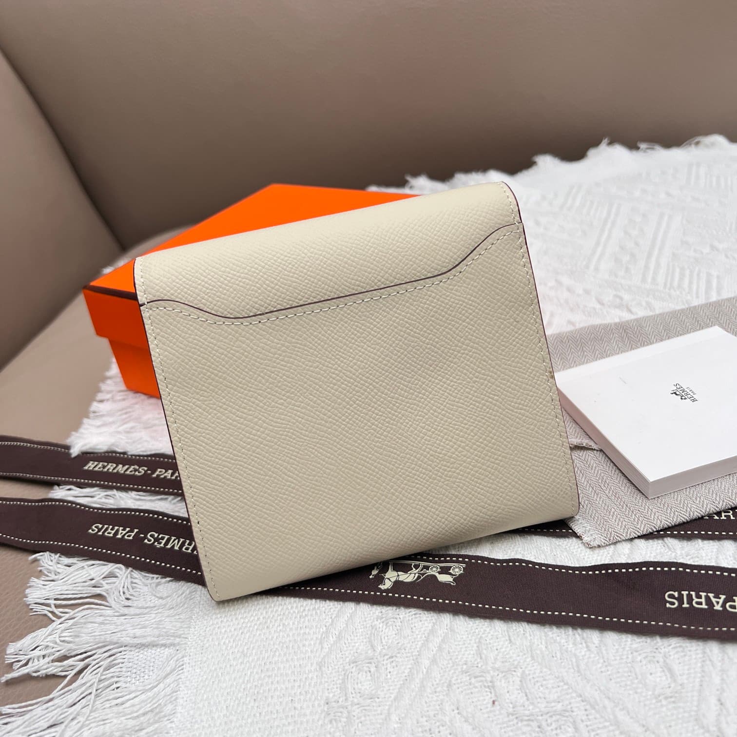Hermes Black Product 537