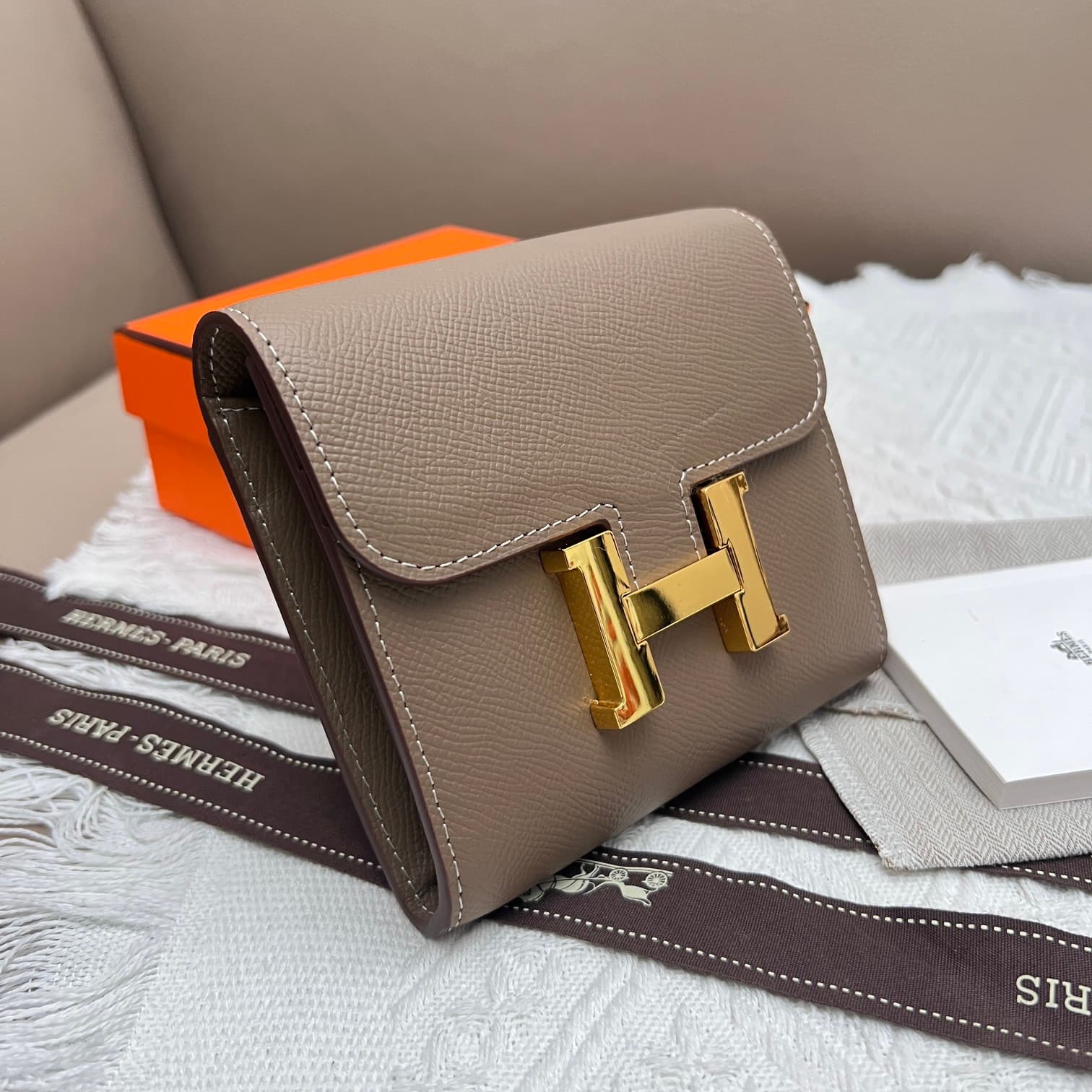 Hermes Black Product 537