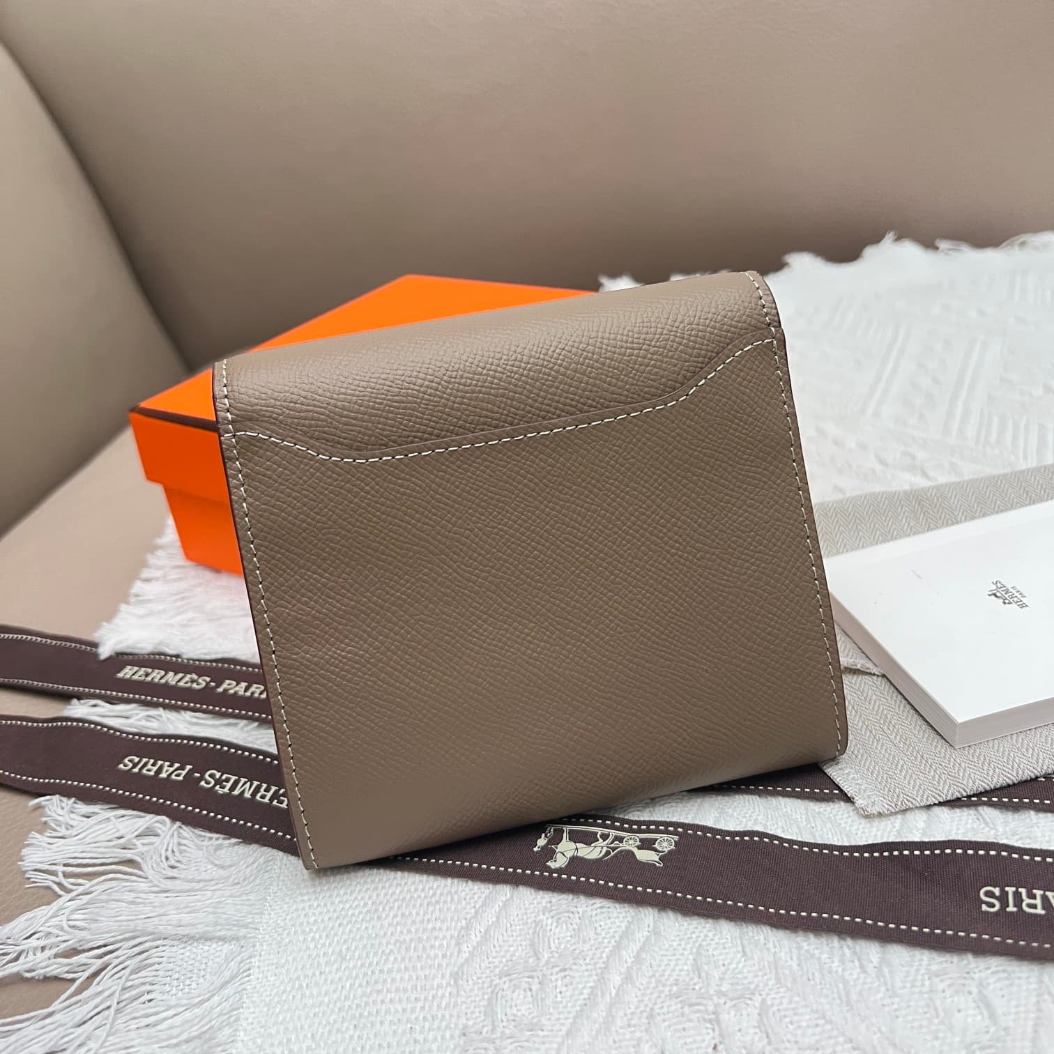 Hermes Black Product 537