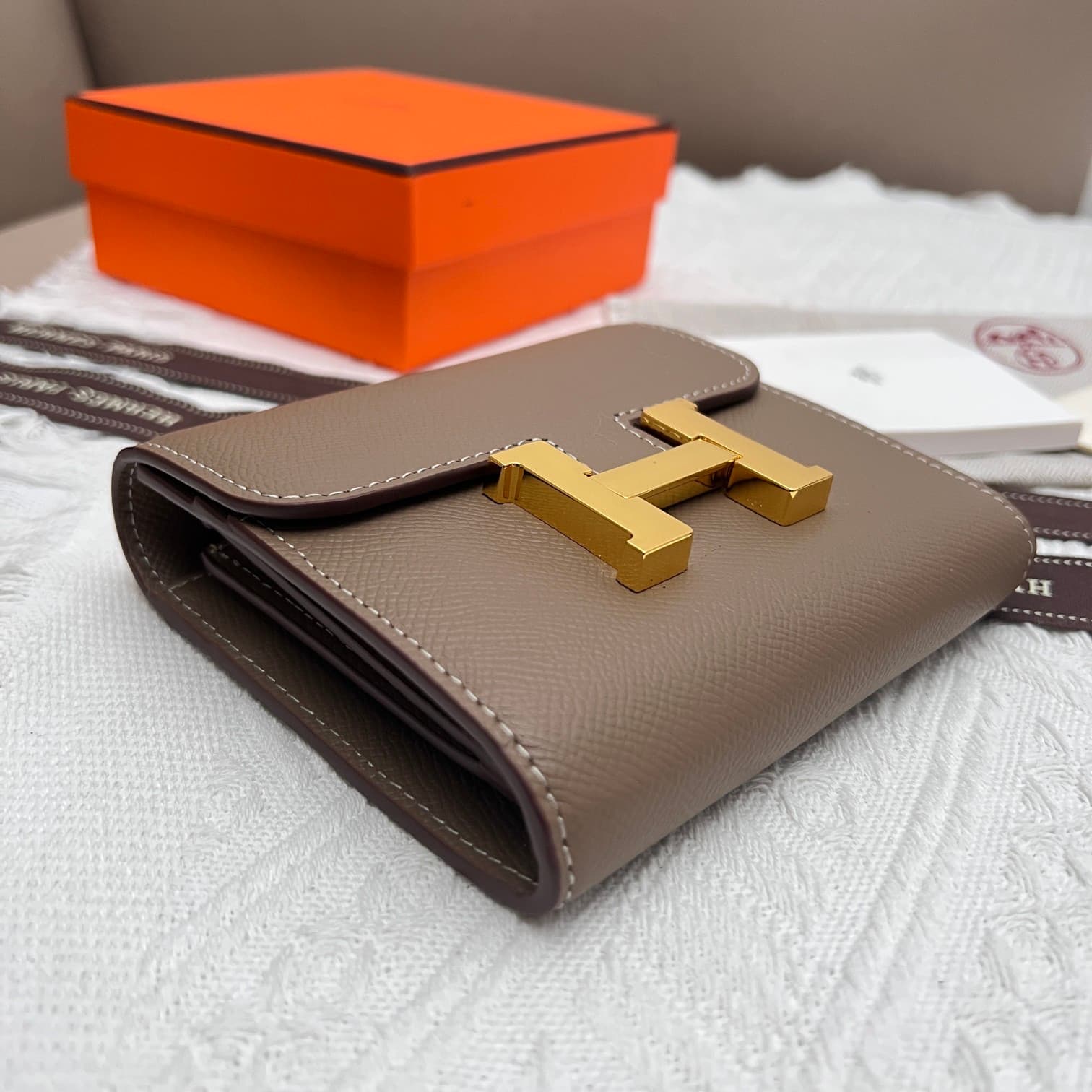 Hermes Black Product 537