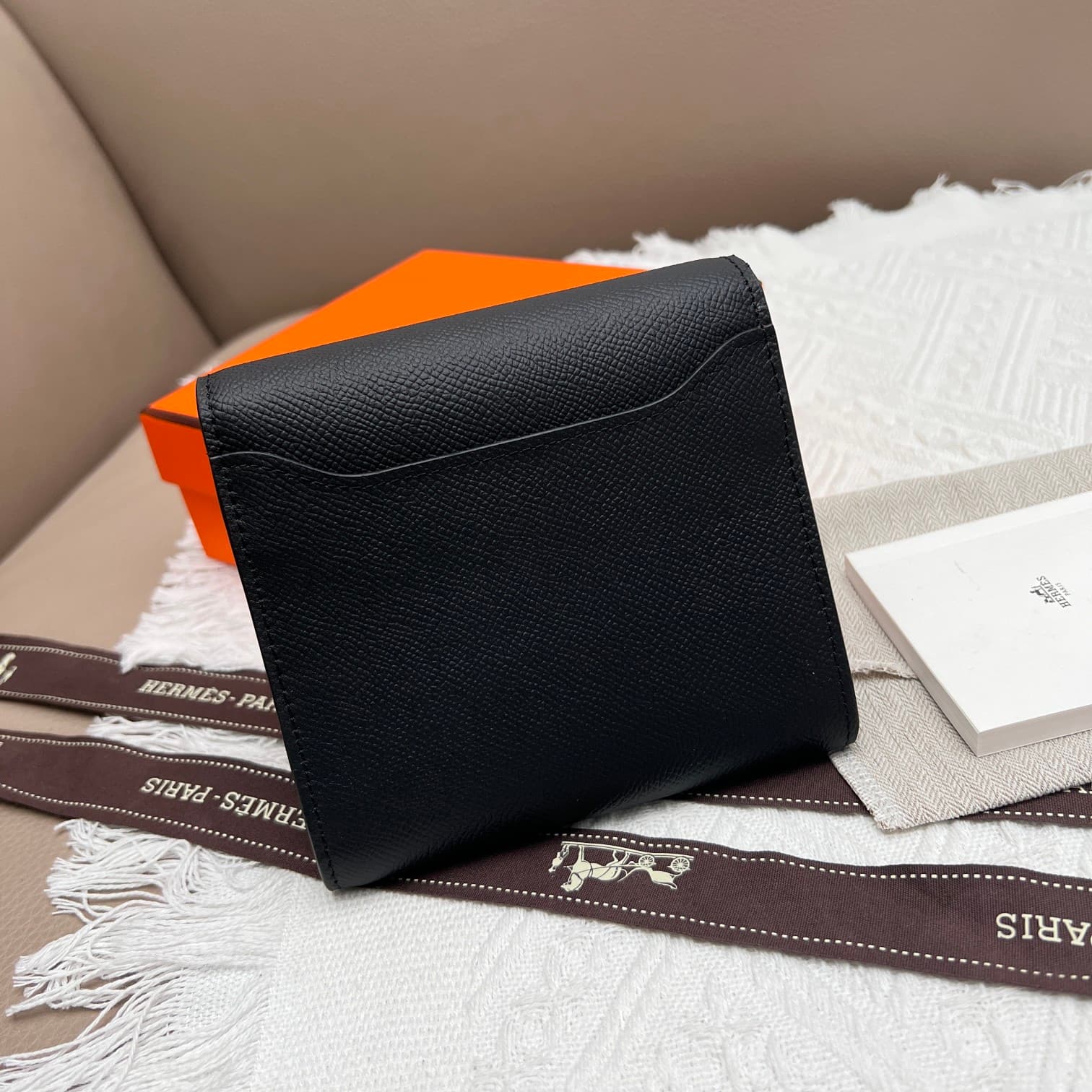 Hermes Black Product 537