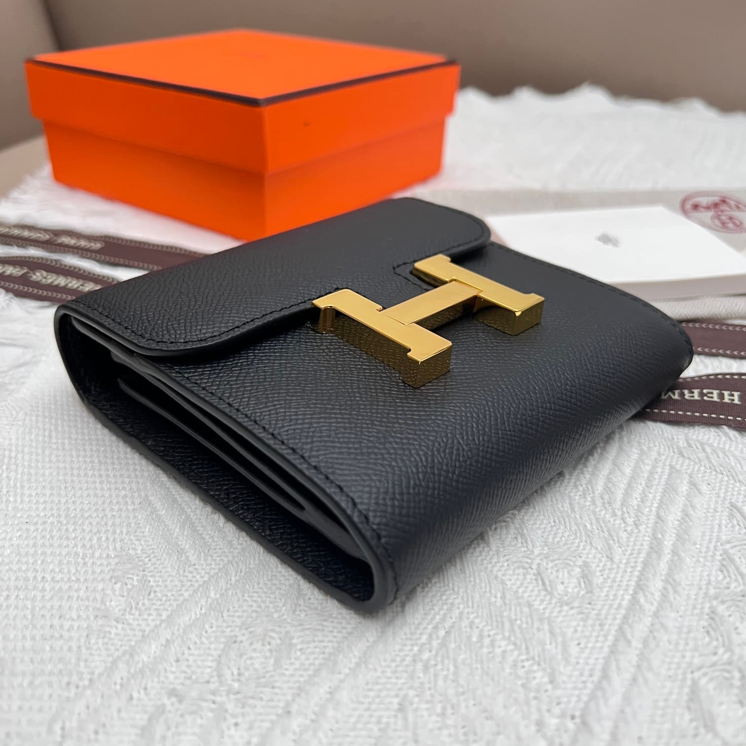Hermes Black Product 537