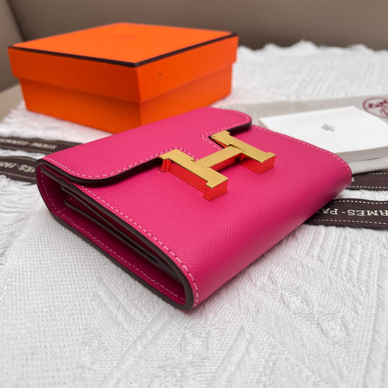 Hermes Black Product 537