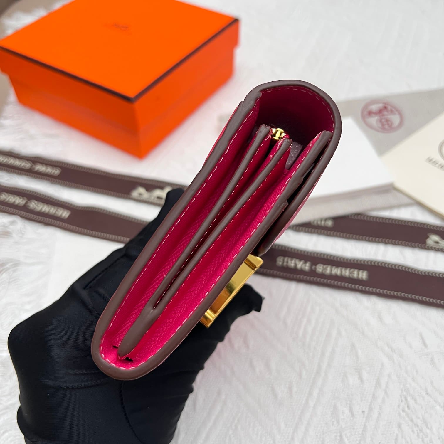 Hermes Black Product 537