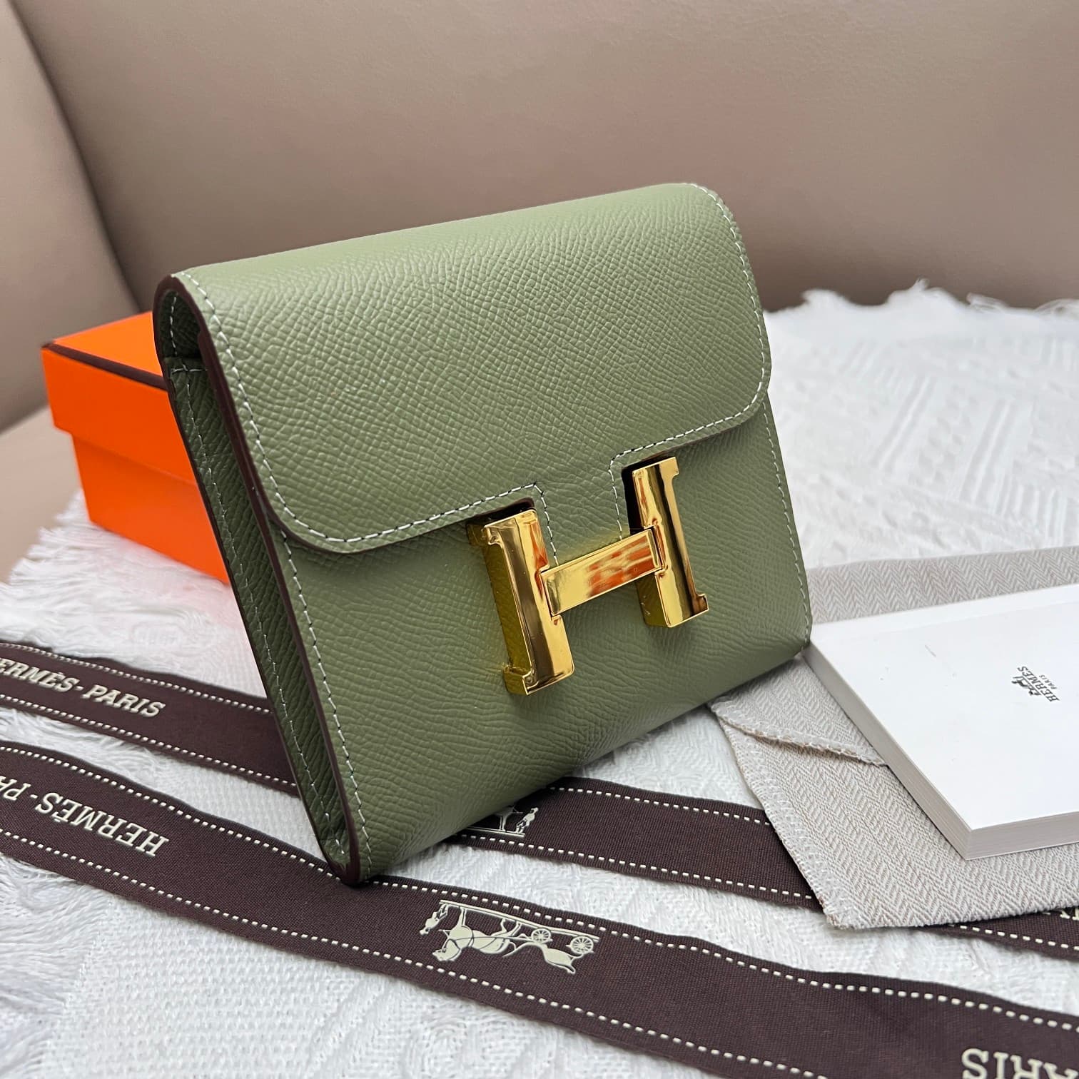 Hermes Black Product 537