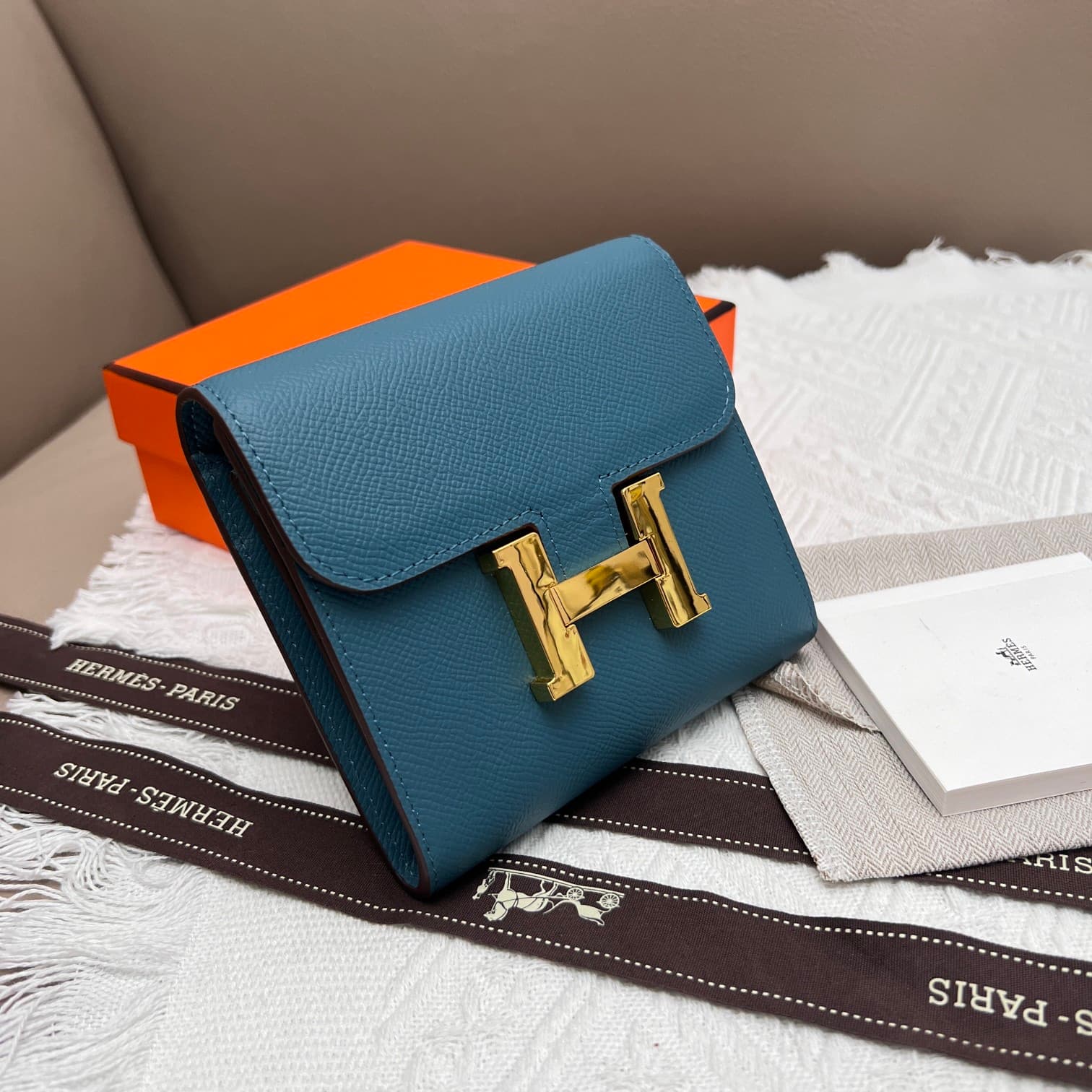 Hermes Black Product 537