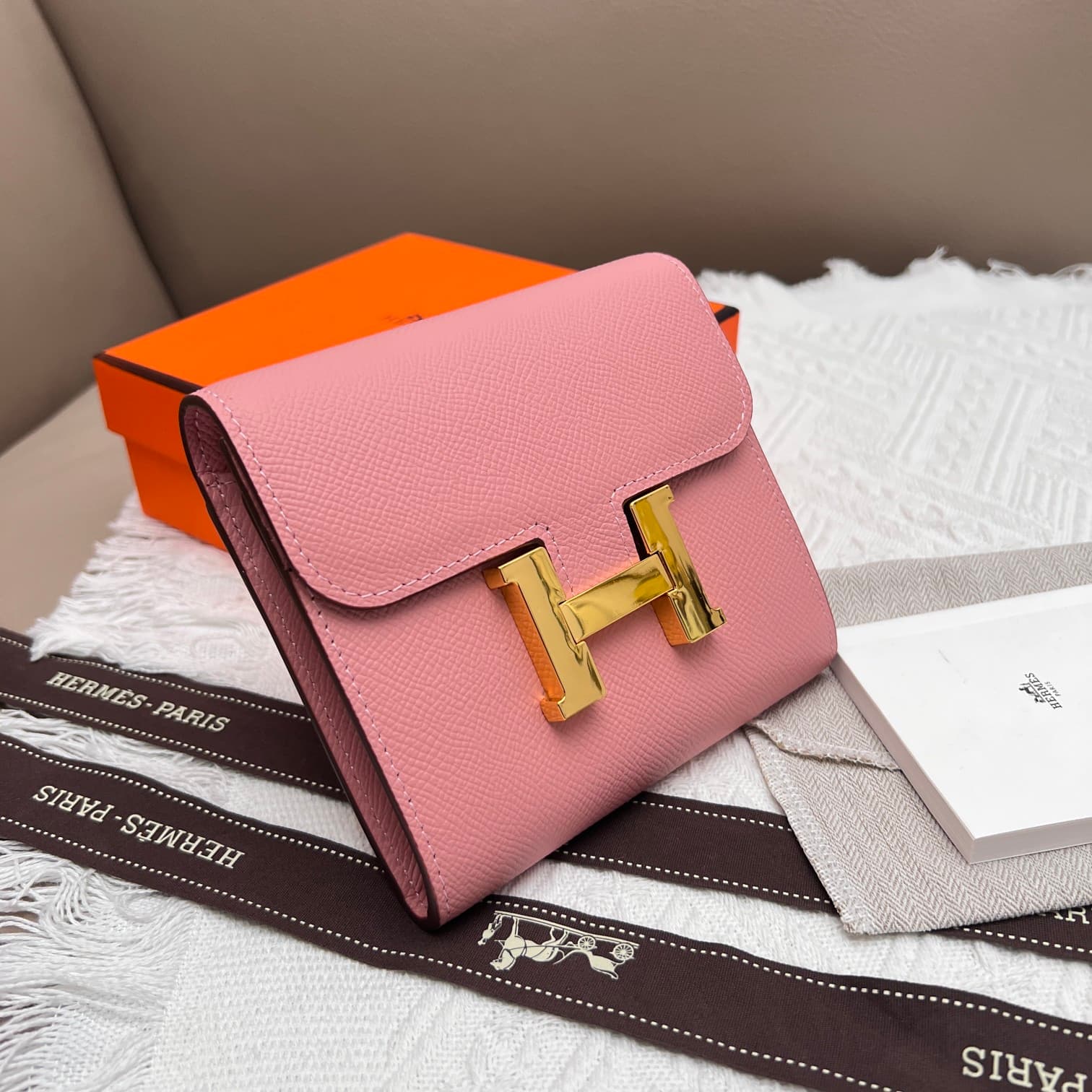 Hermes Black Product 537