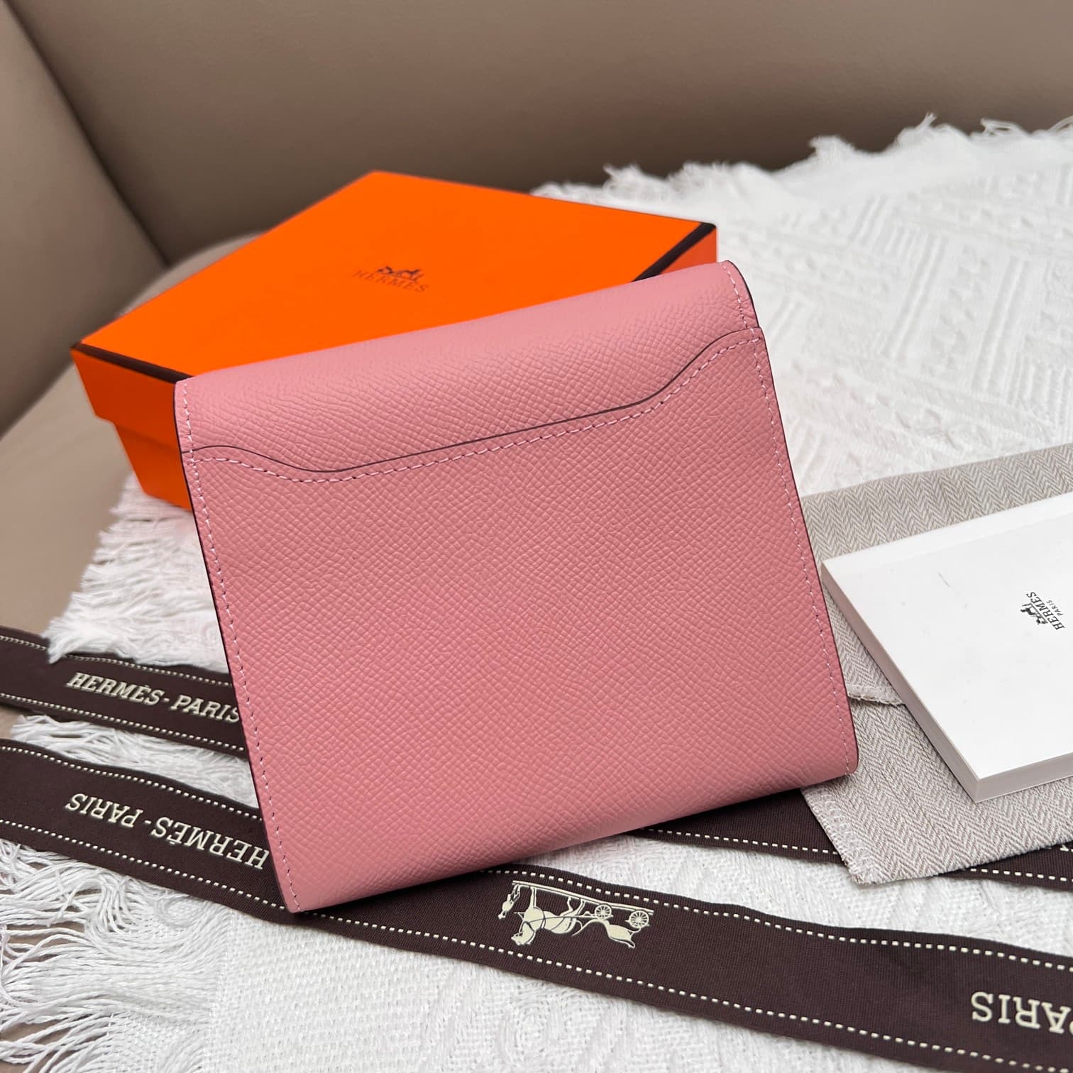 Hermes Black Product 537