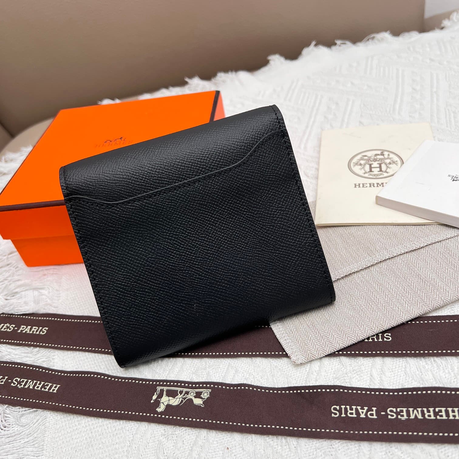 Hermes Black Product 537