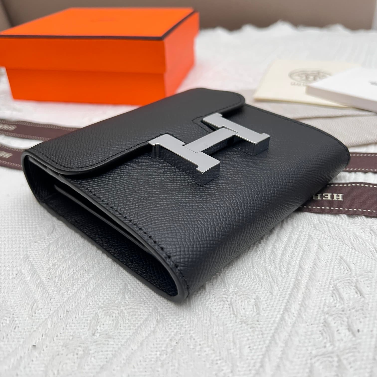 Hermes Black Product 537