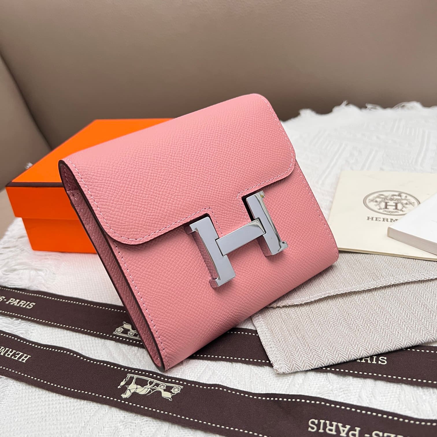 Hermes Black Product 537