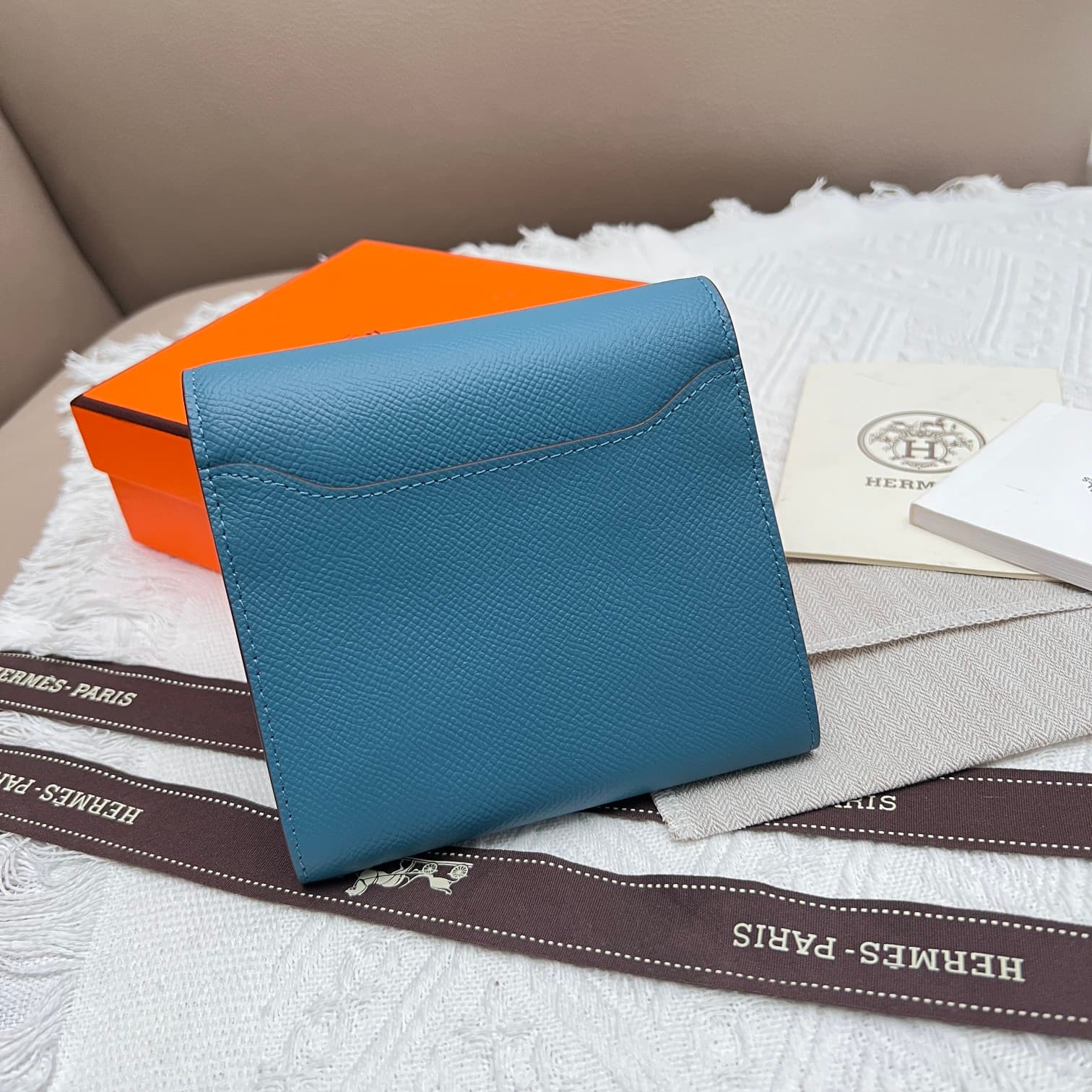 Hermes Black Product 537