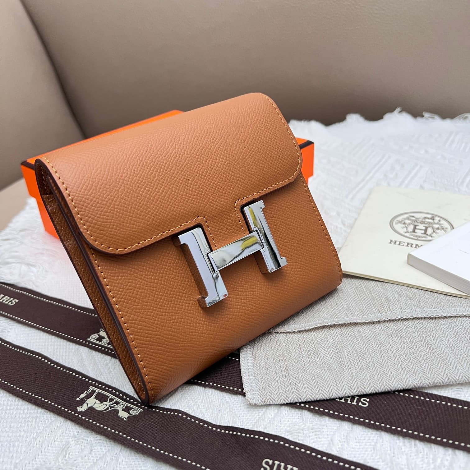 Hermes Black Product 537
