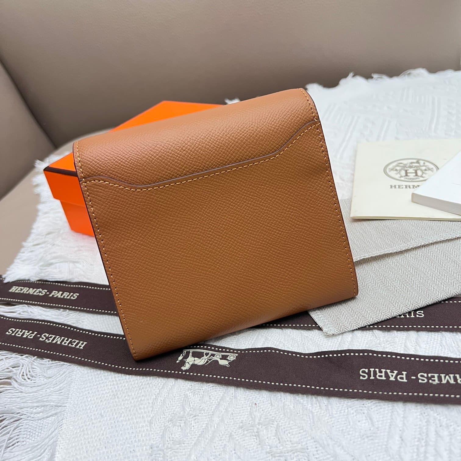 Hermes Black Product 537